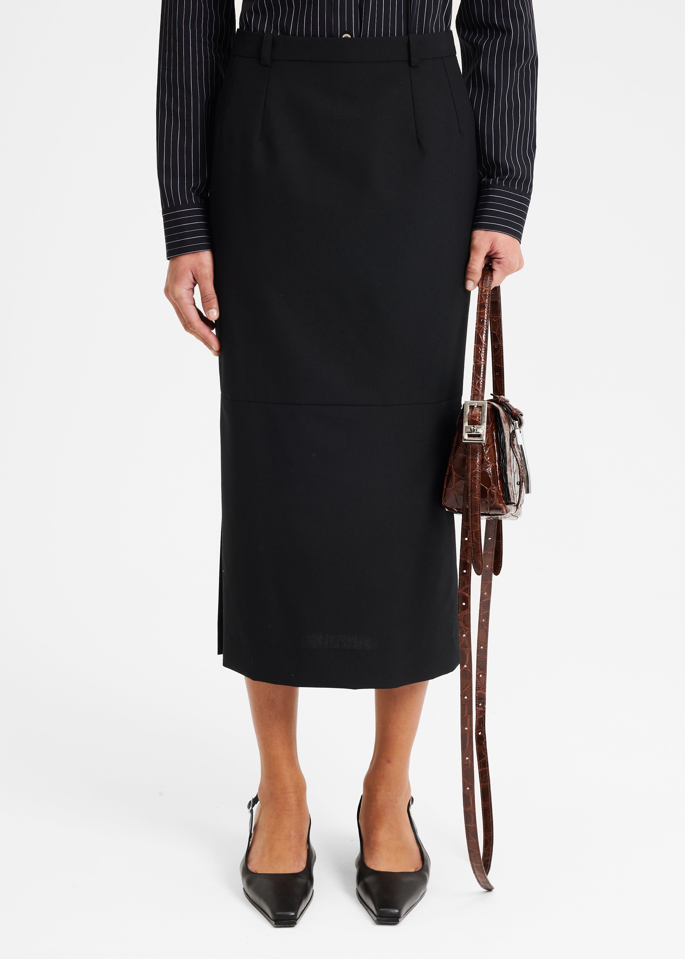 Convex skirt black