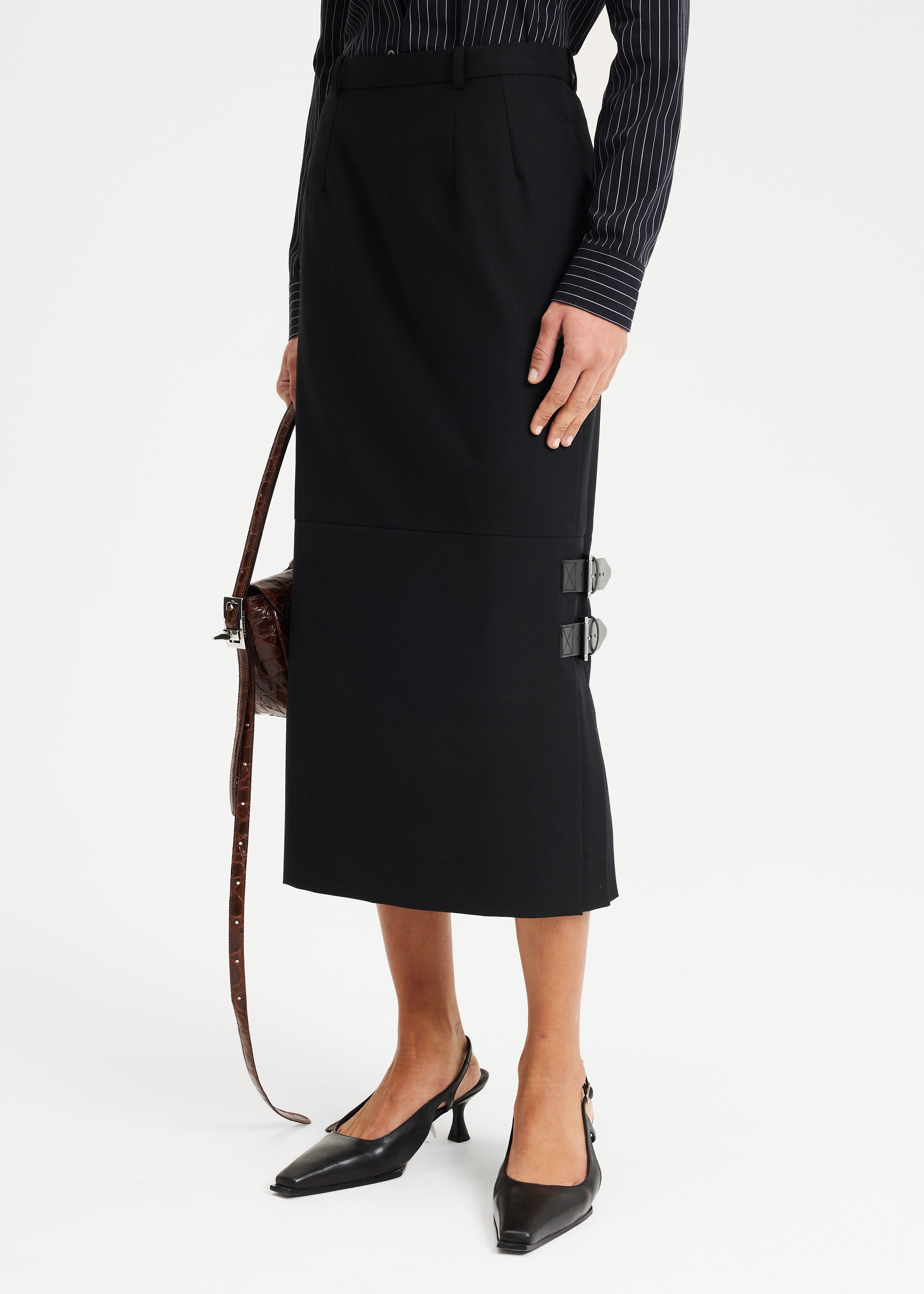 Convex skirt black