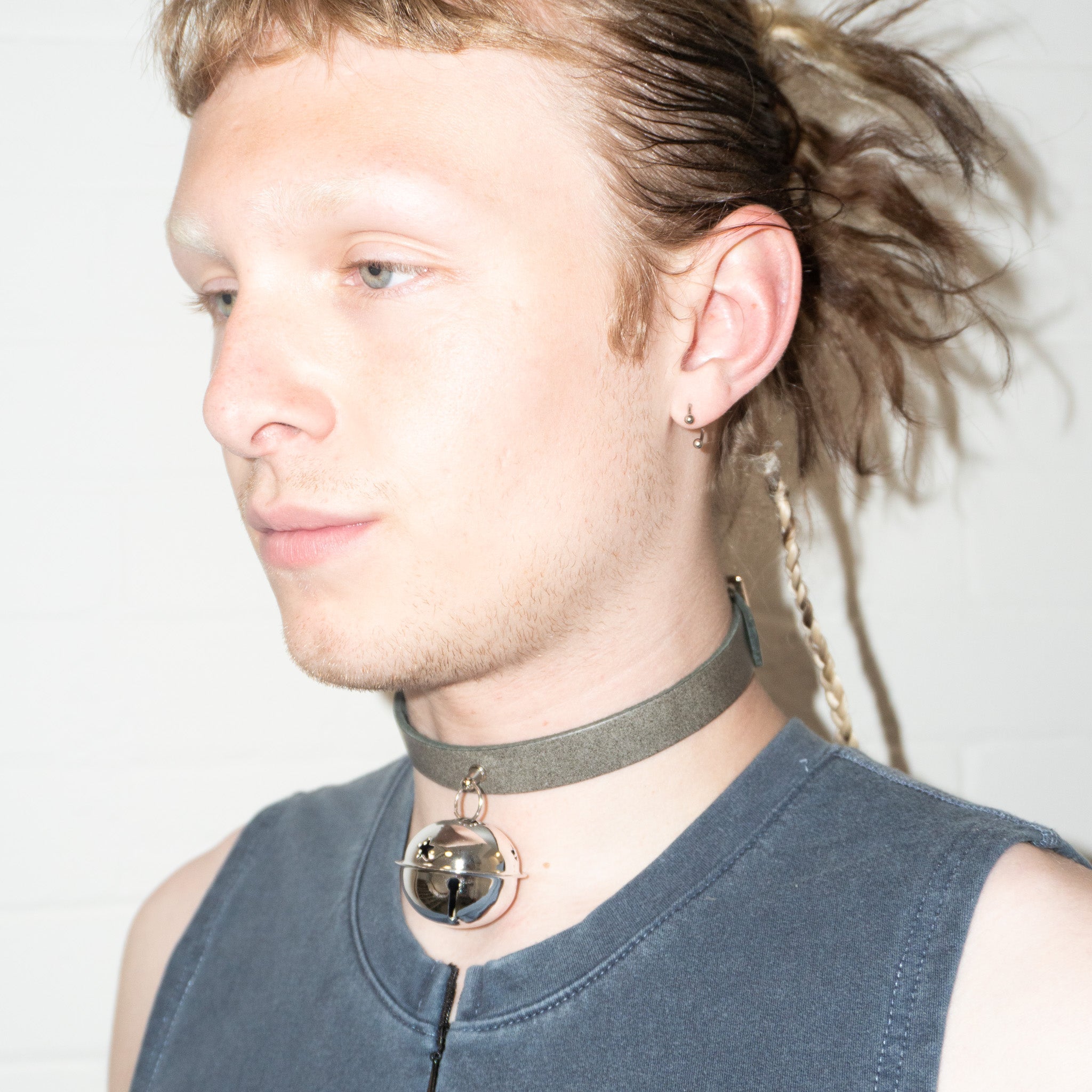 Joker choker silver and charcoal