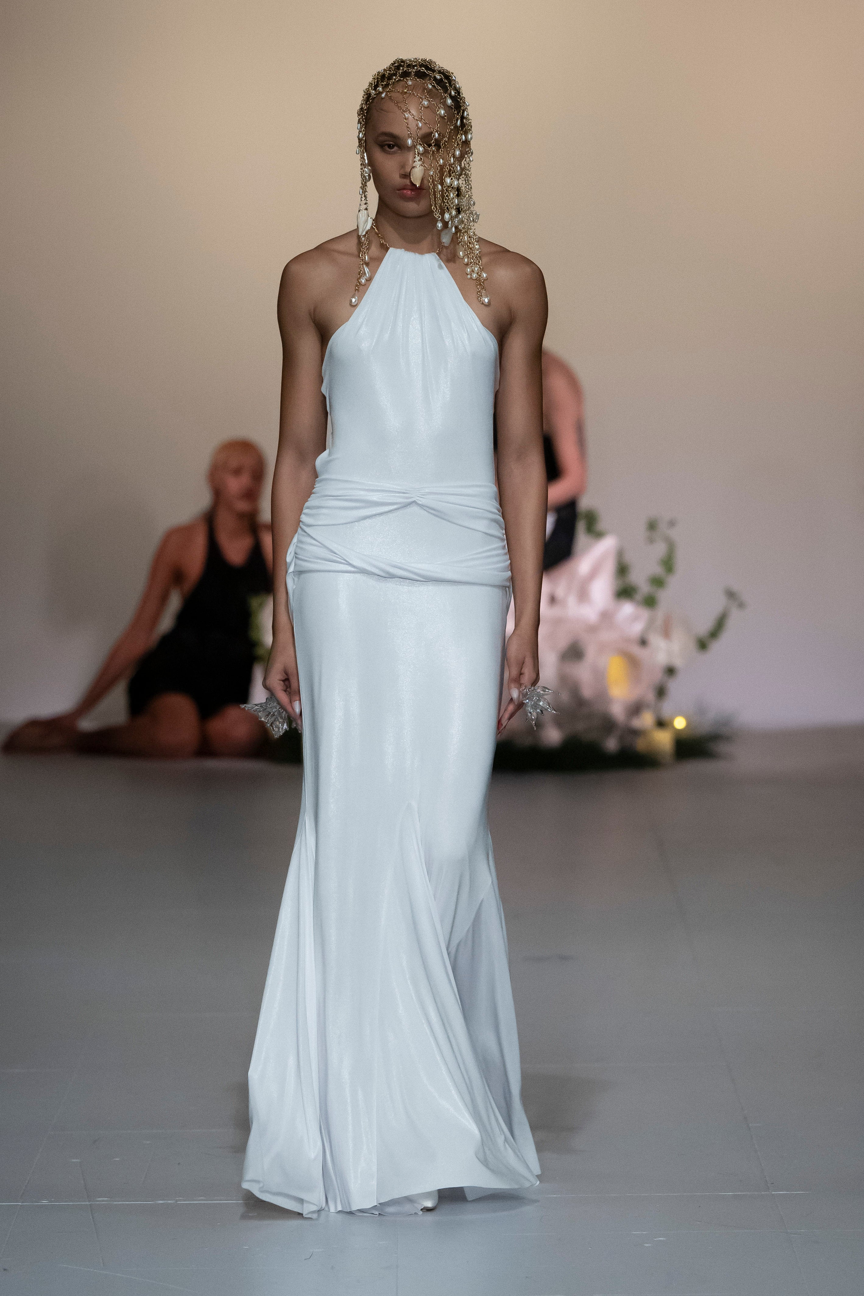 Gold pearl and shells chainmail headdress