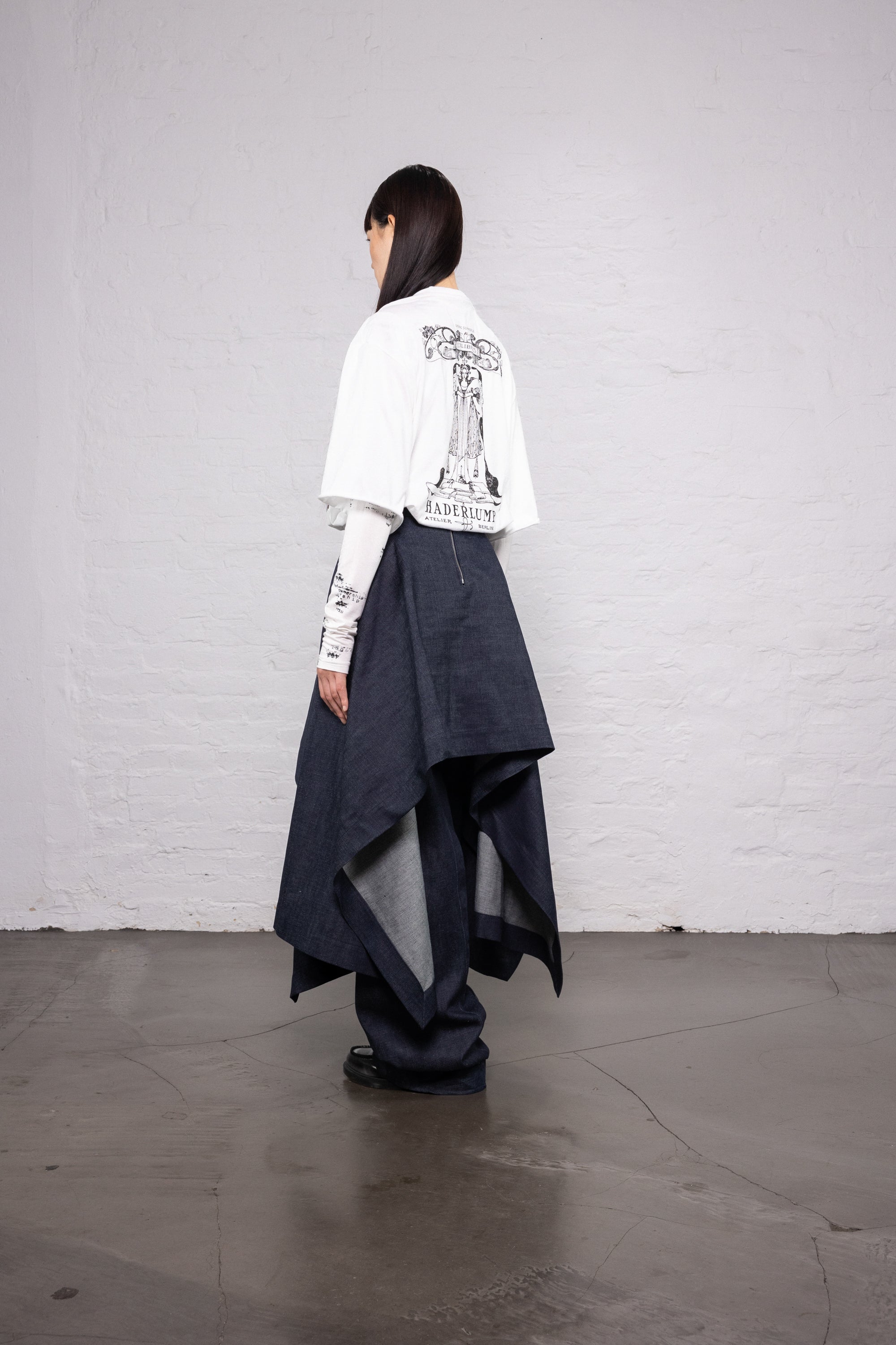 Double sleeve printed t-shirt white