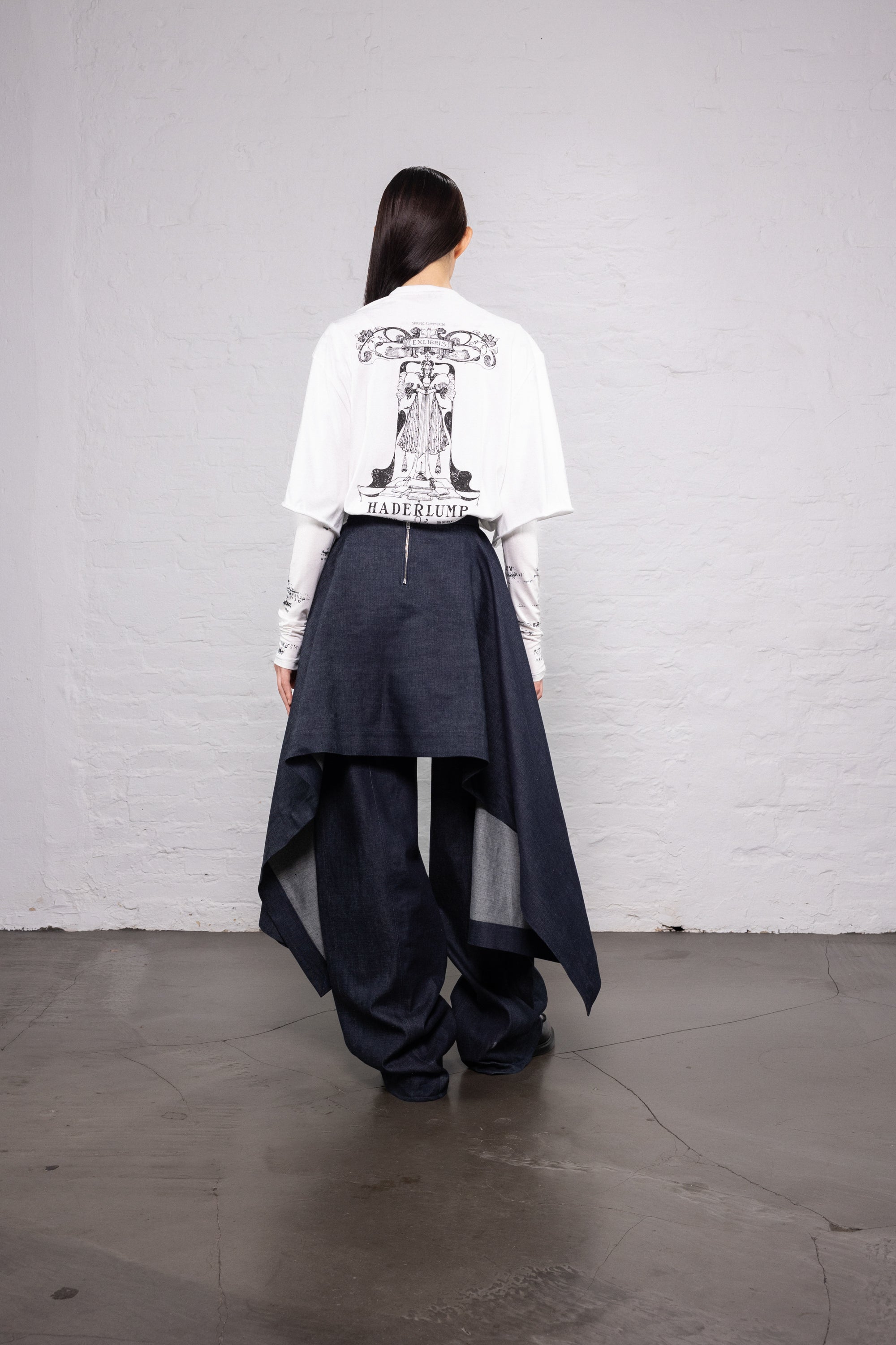 Double sleeve printed t-shirt white