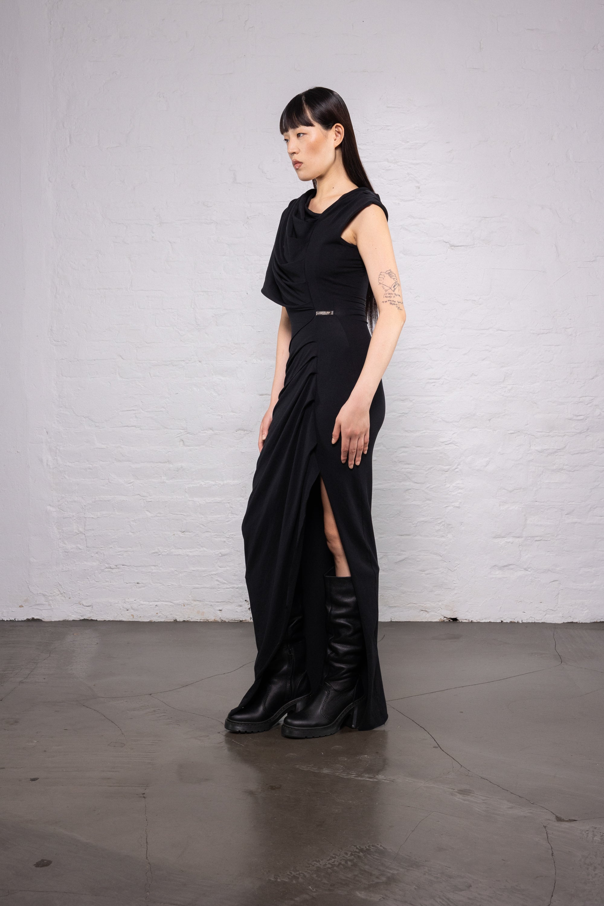 Draped dress black
