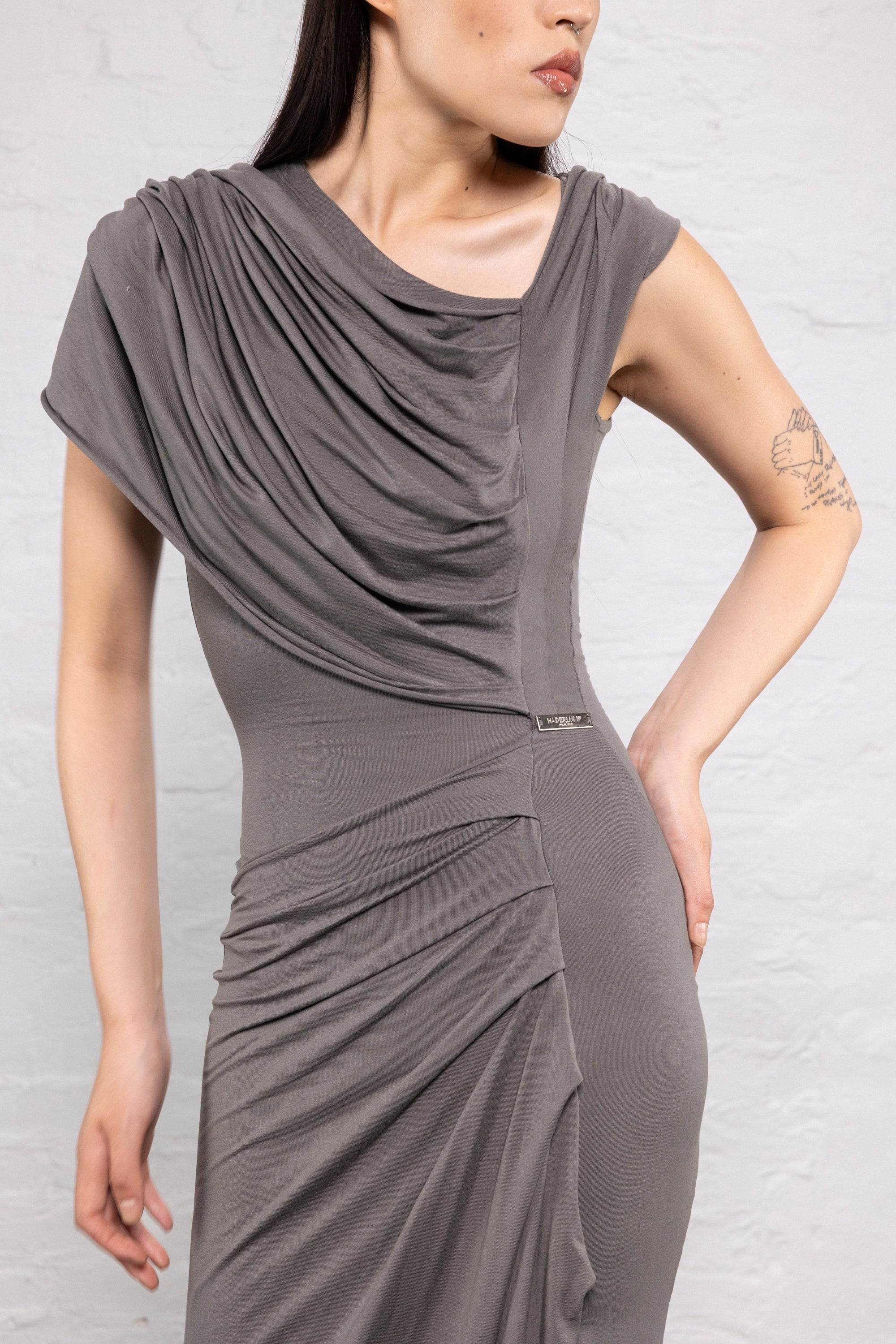 Draped dress grey