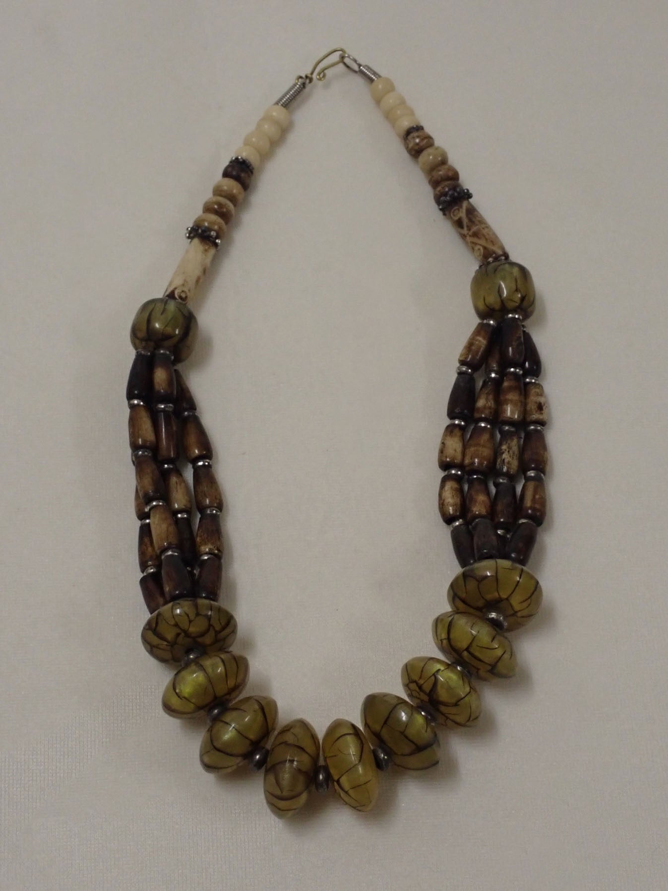 Bead necklace