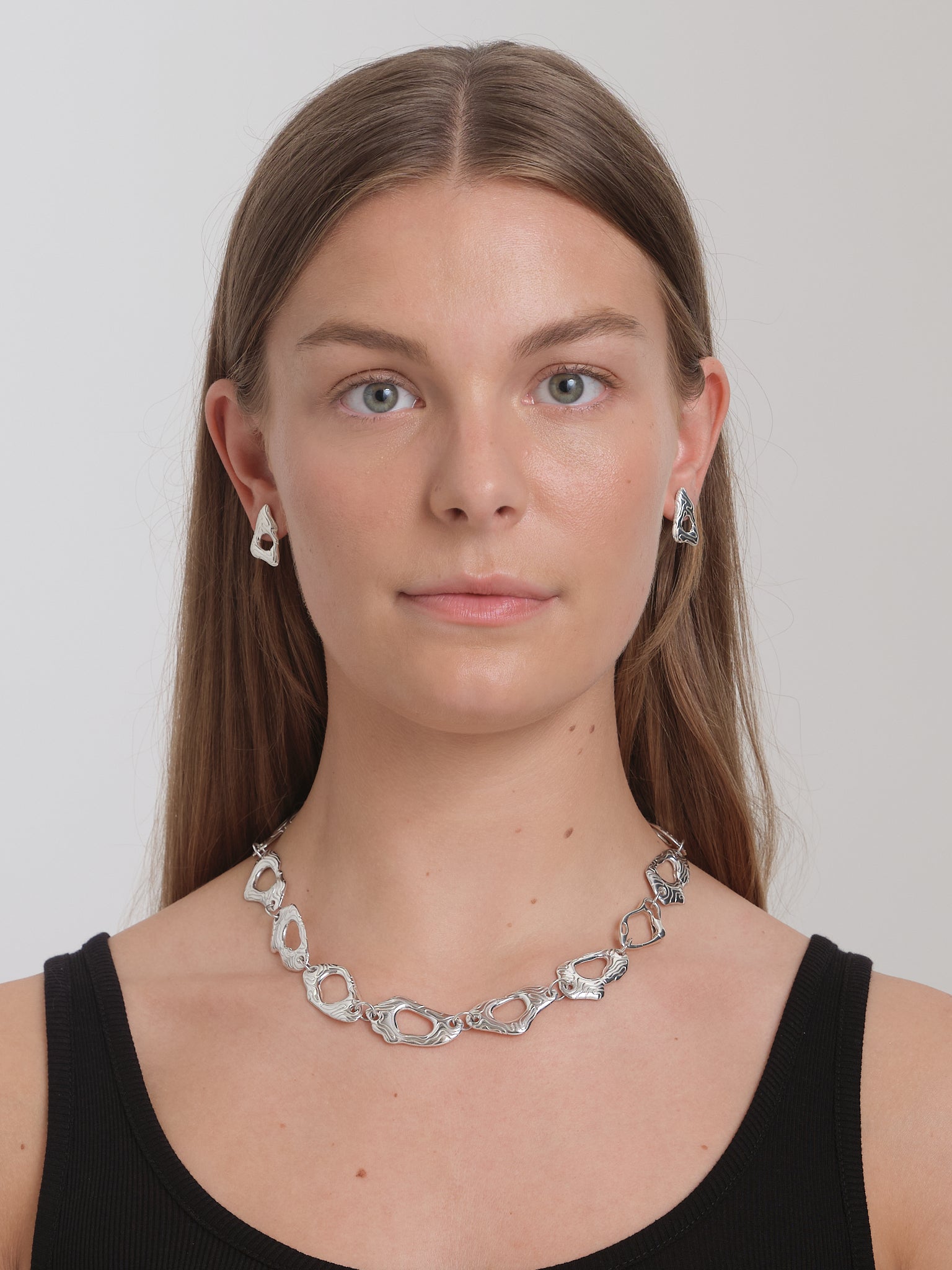 Island chain necklace