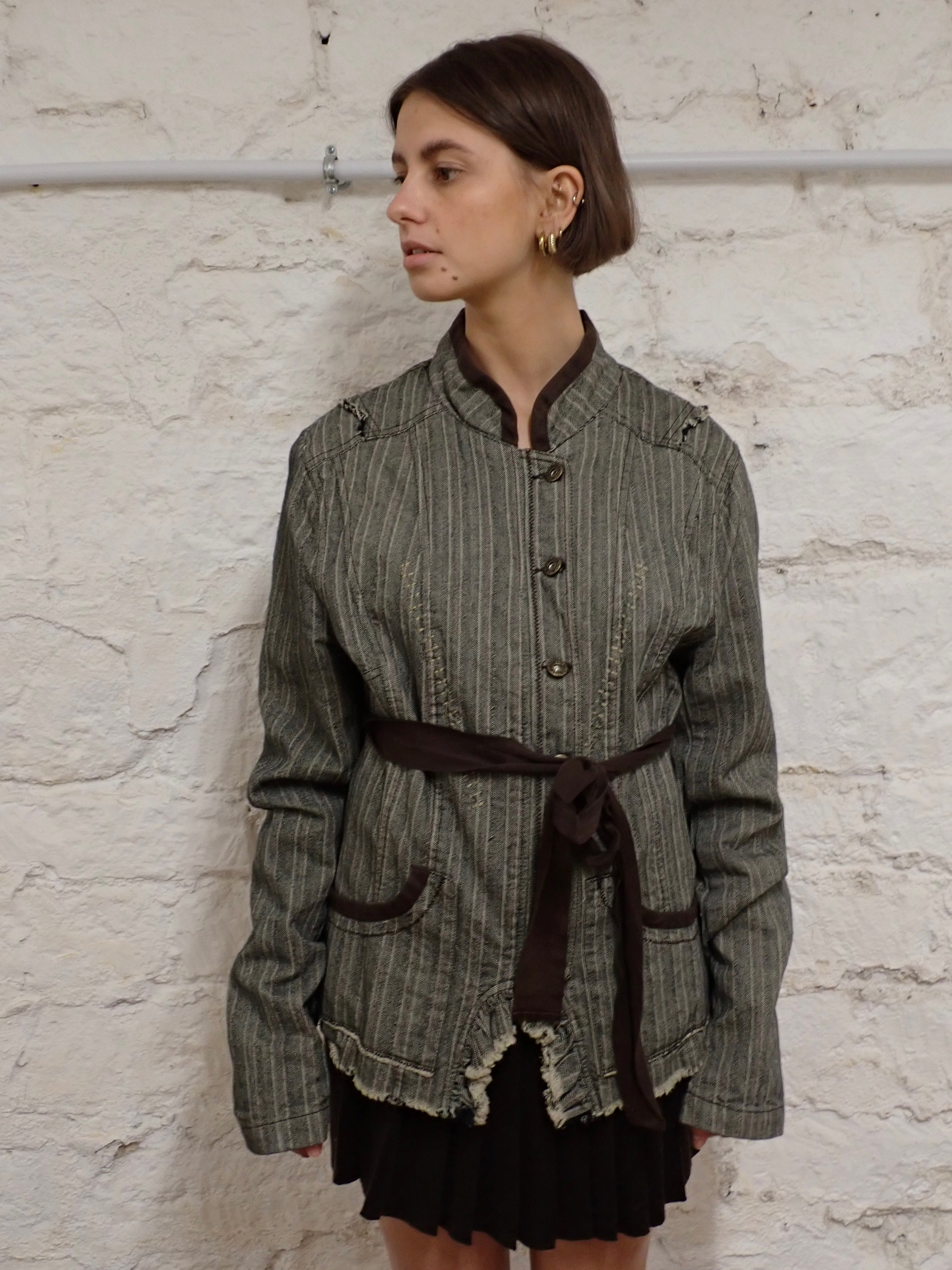 Asymmetric jacket