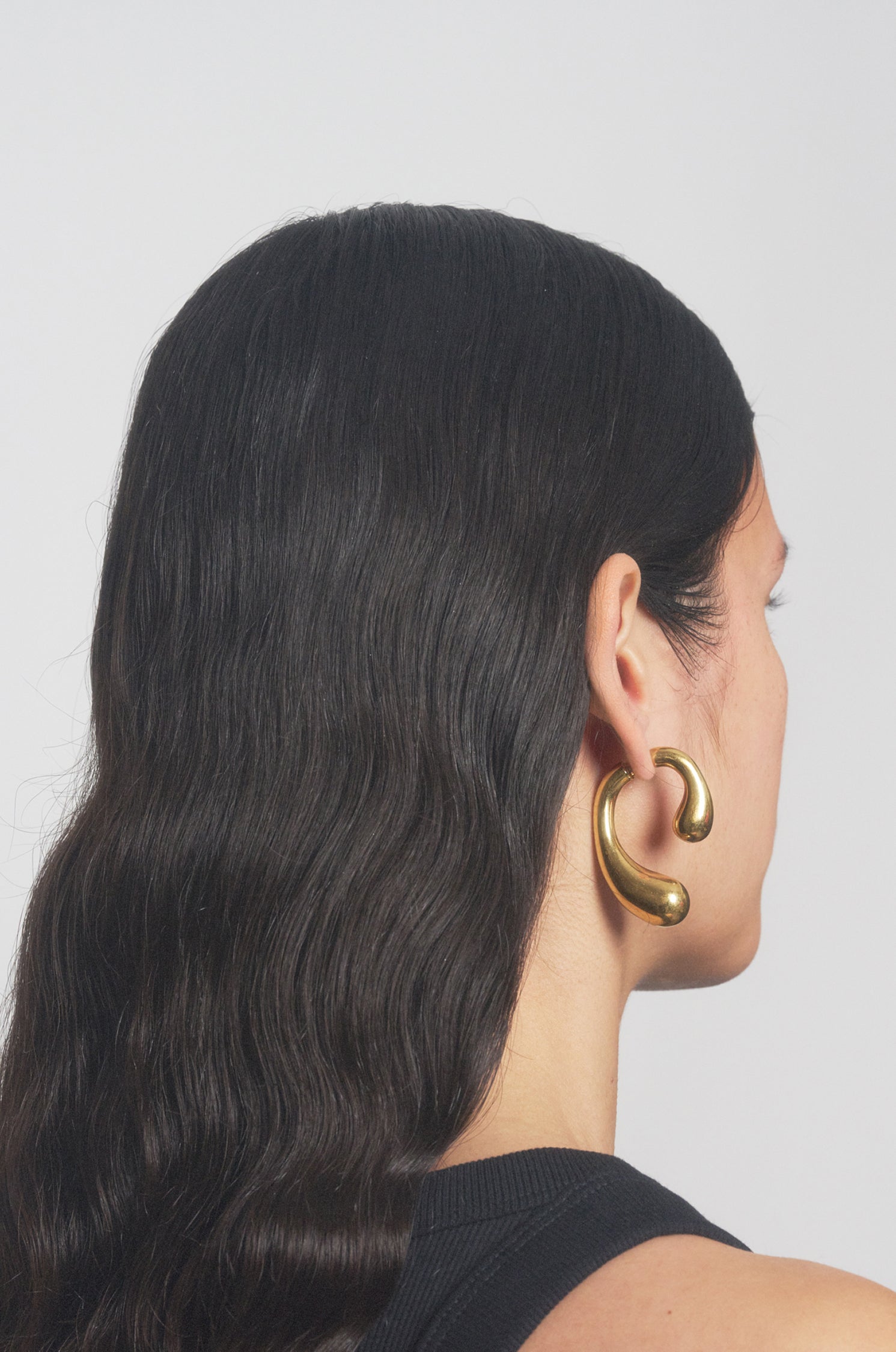 P earrings