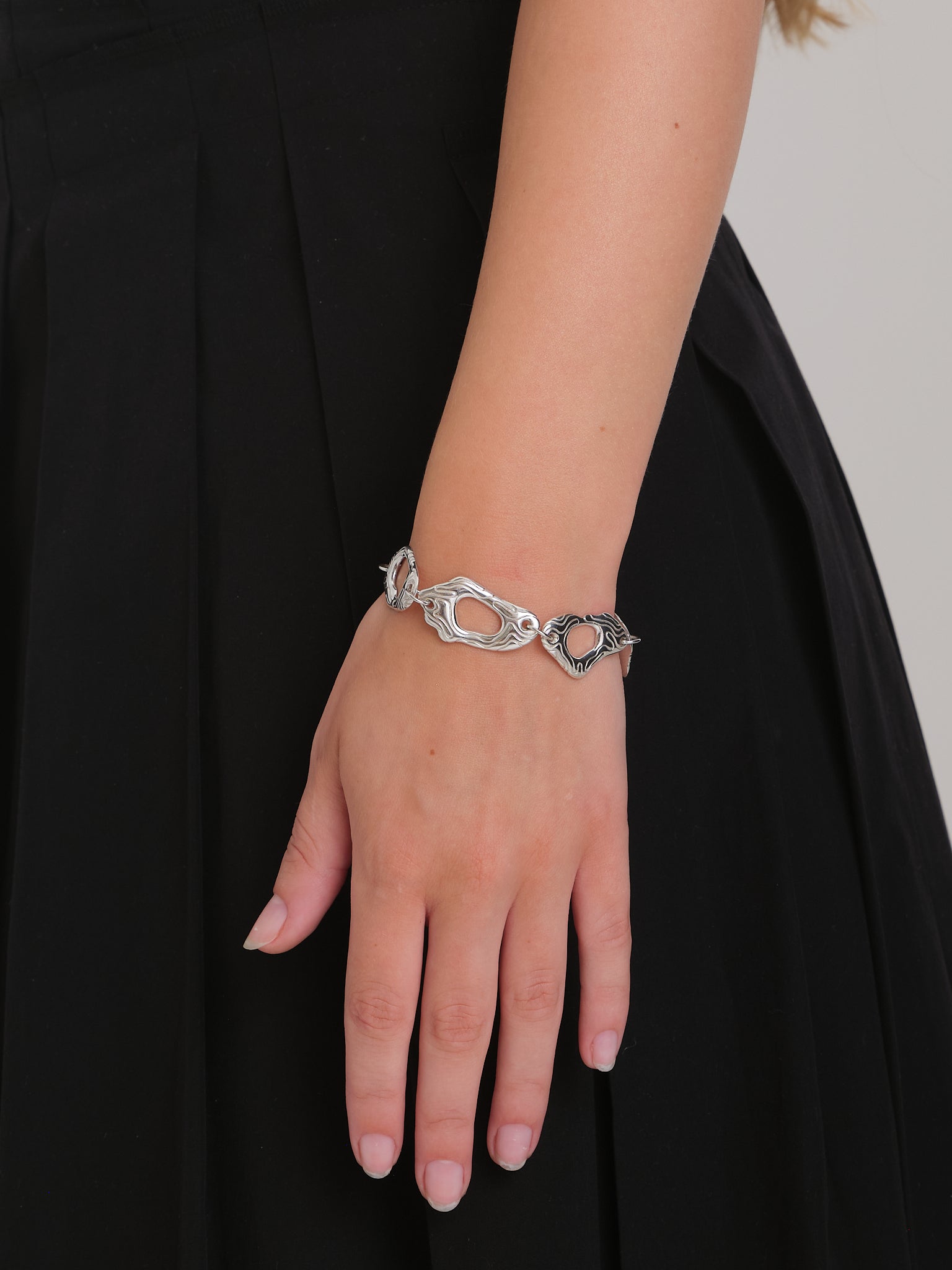 Island chain bracelet