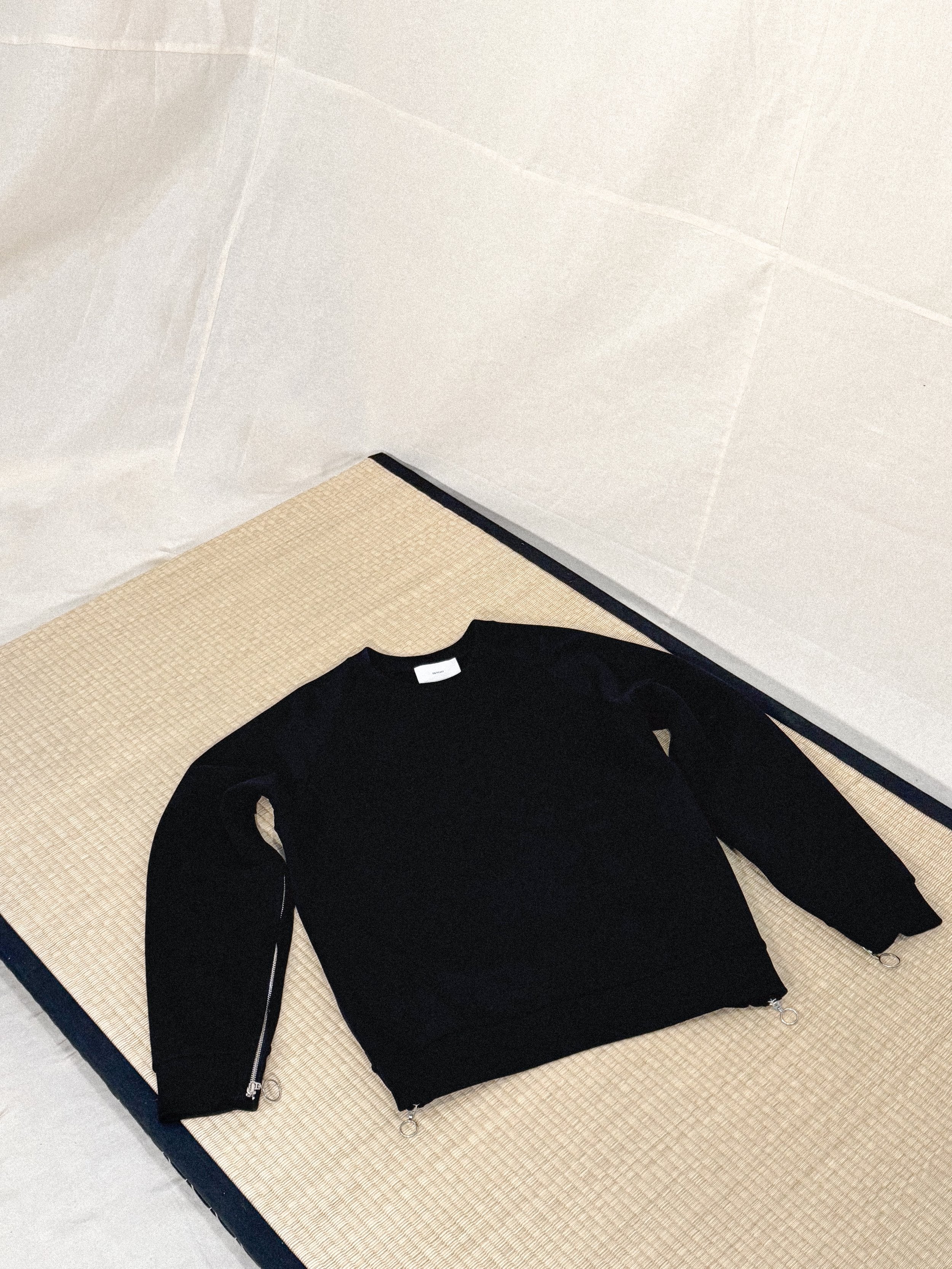 Sweat shirt