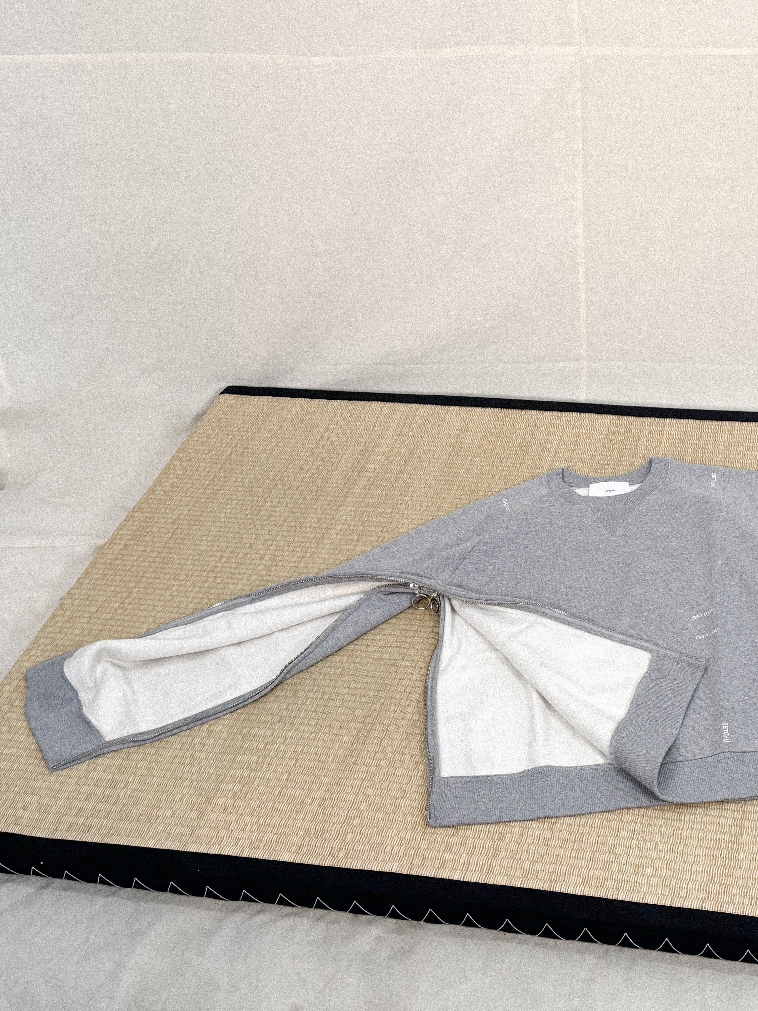 Sweat shirt