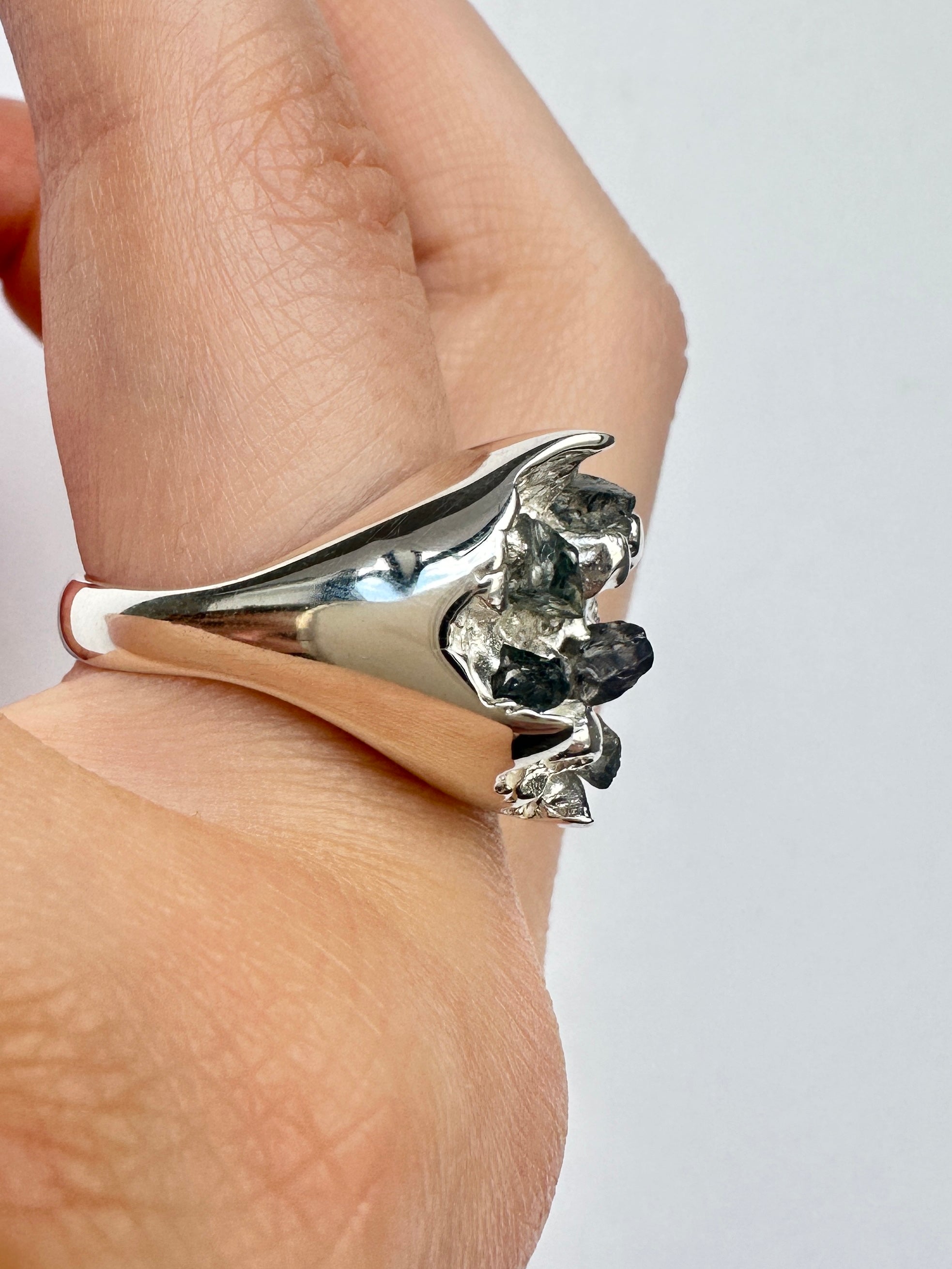 Melon mountain signet ring