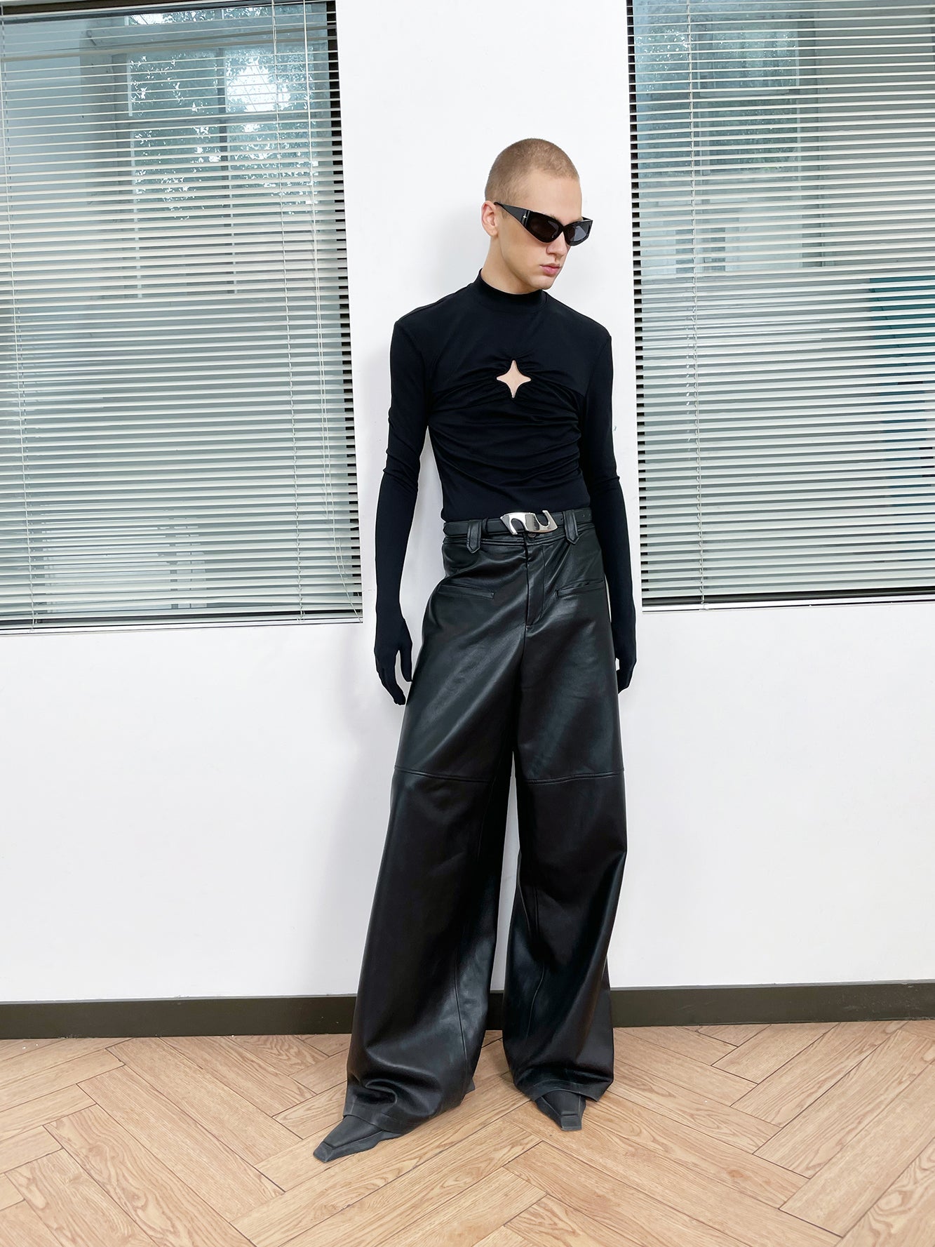 Silhouette pants