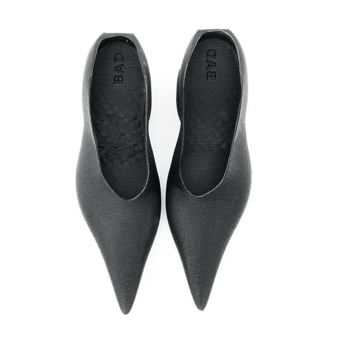 Pointed toe heel