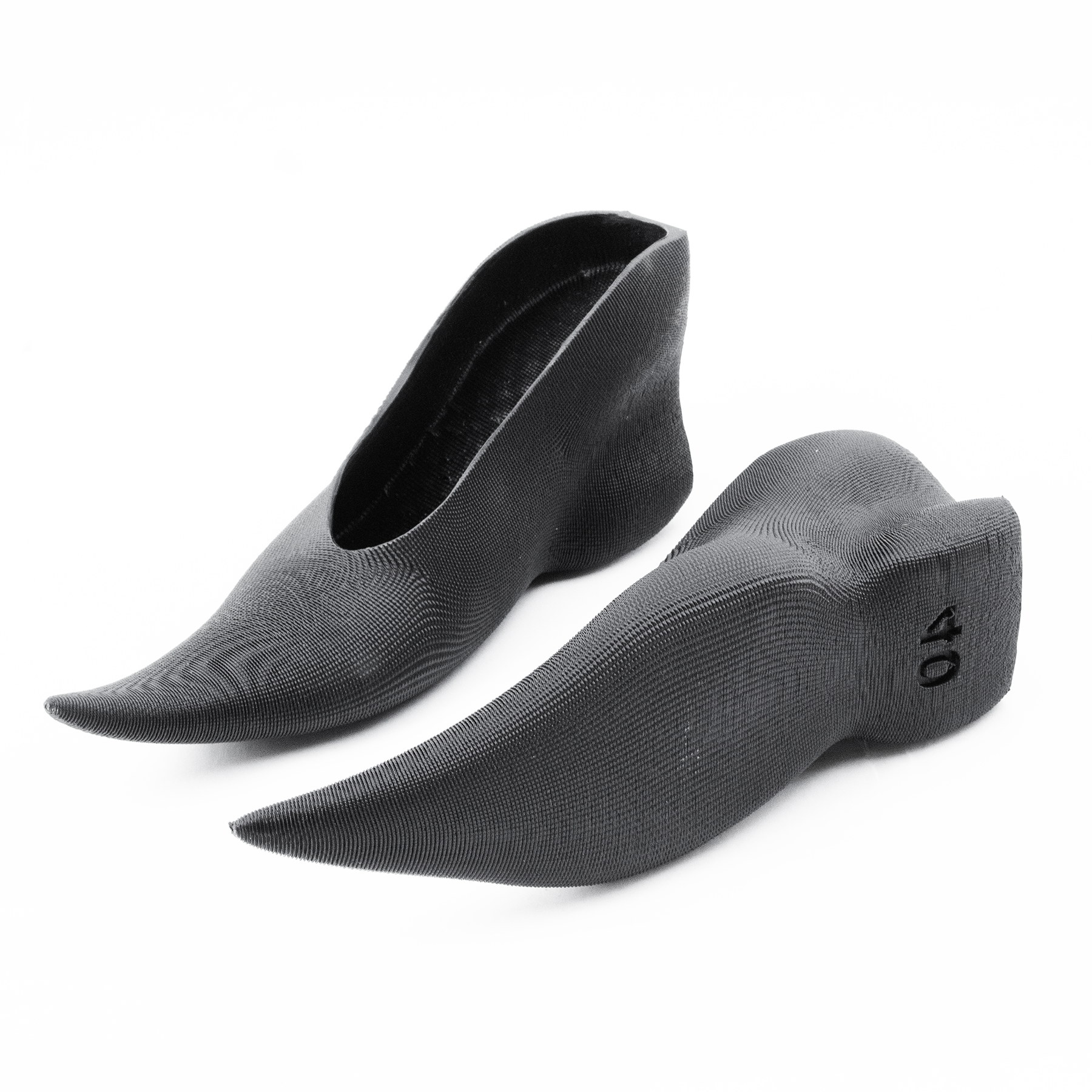 Pointed toe heel
