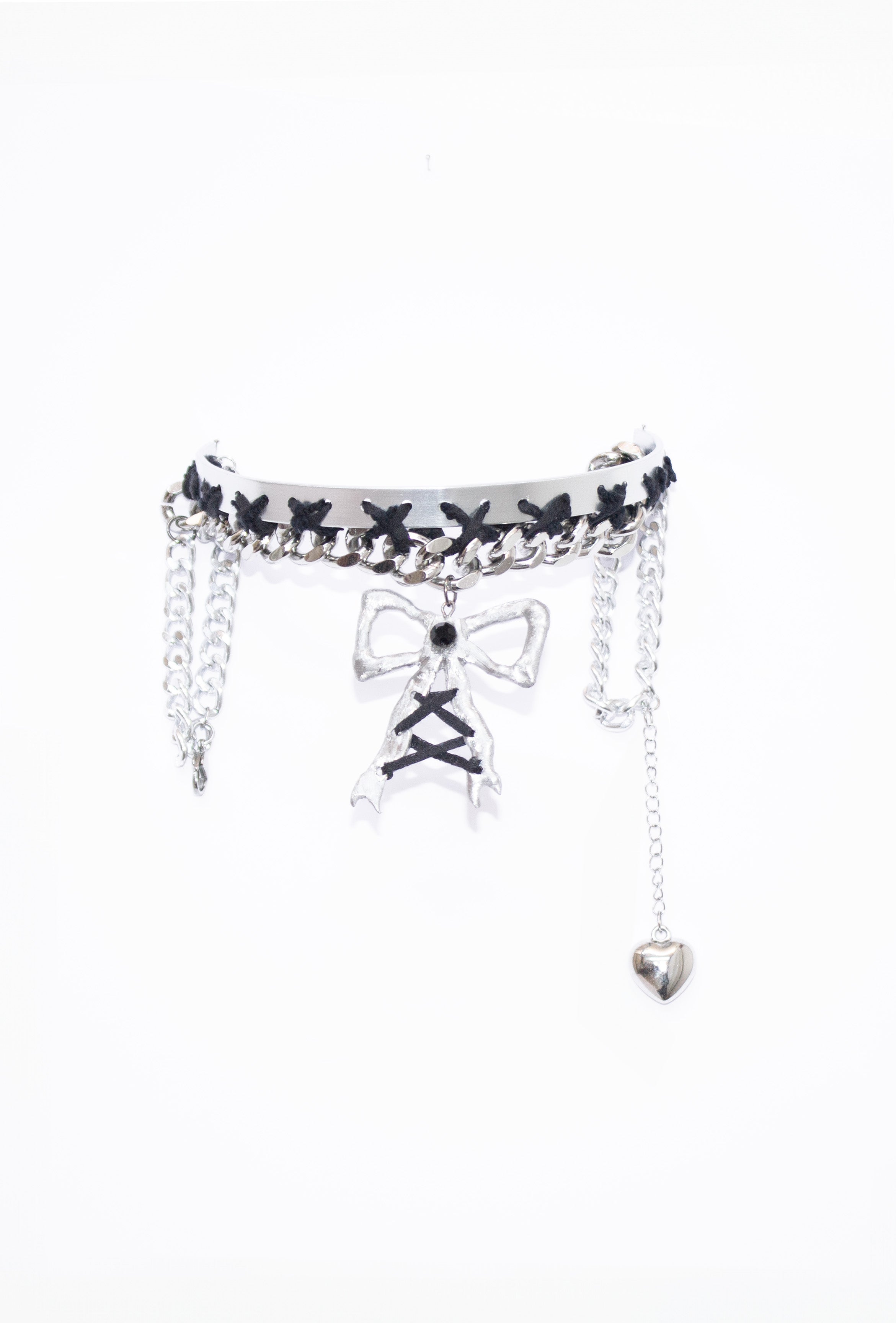 Collana con fiocco e charms