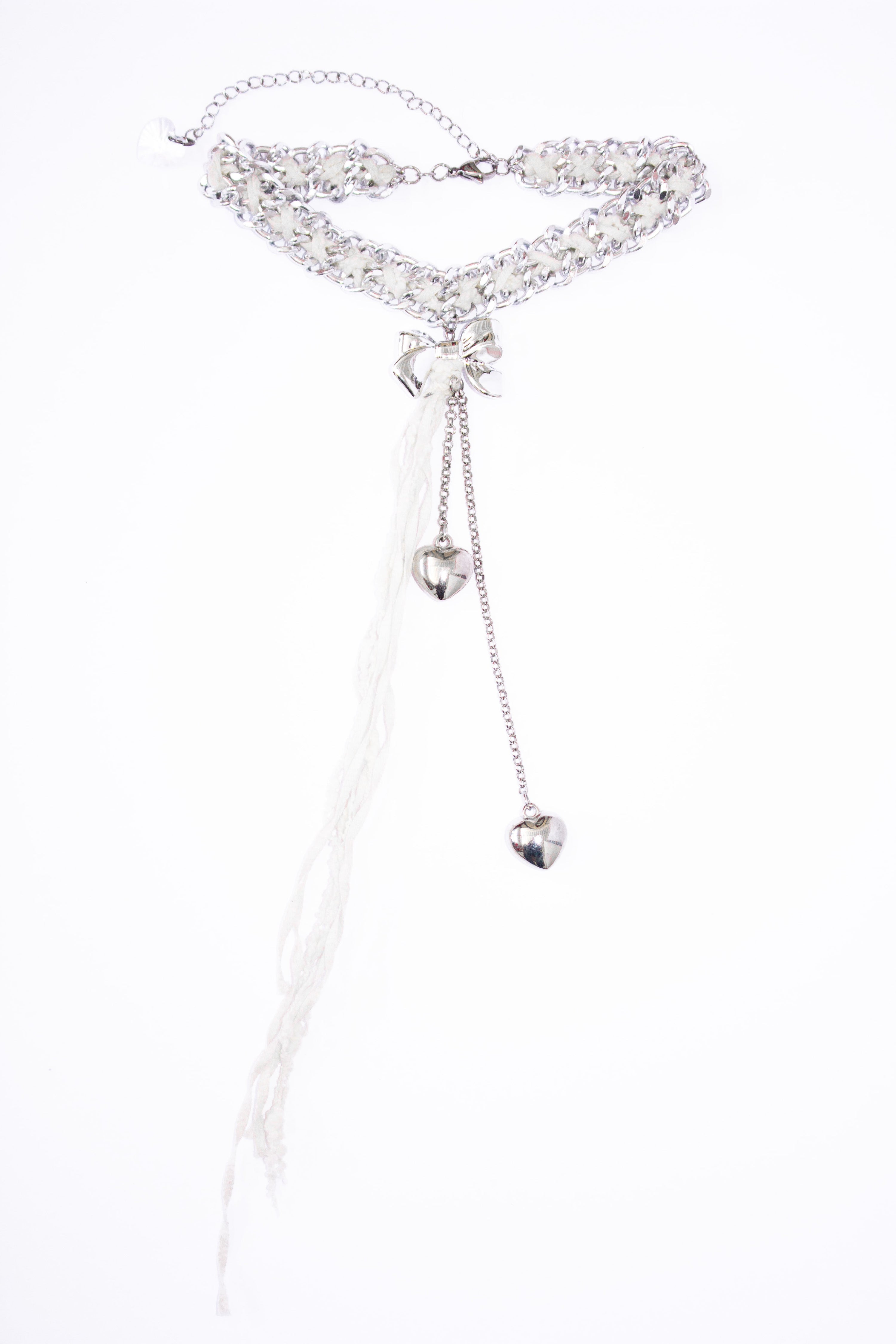 Collana con lacci e charms