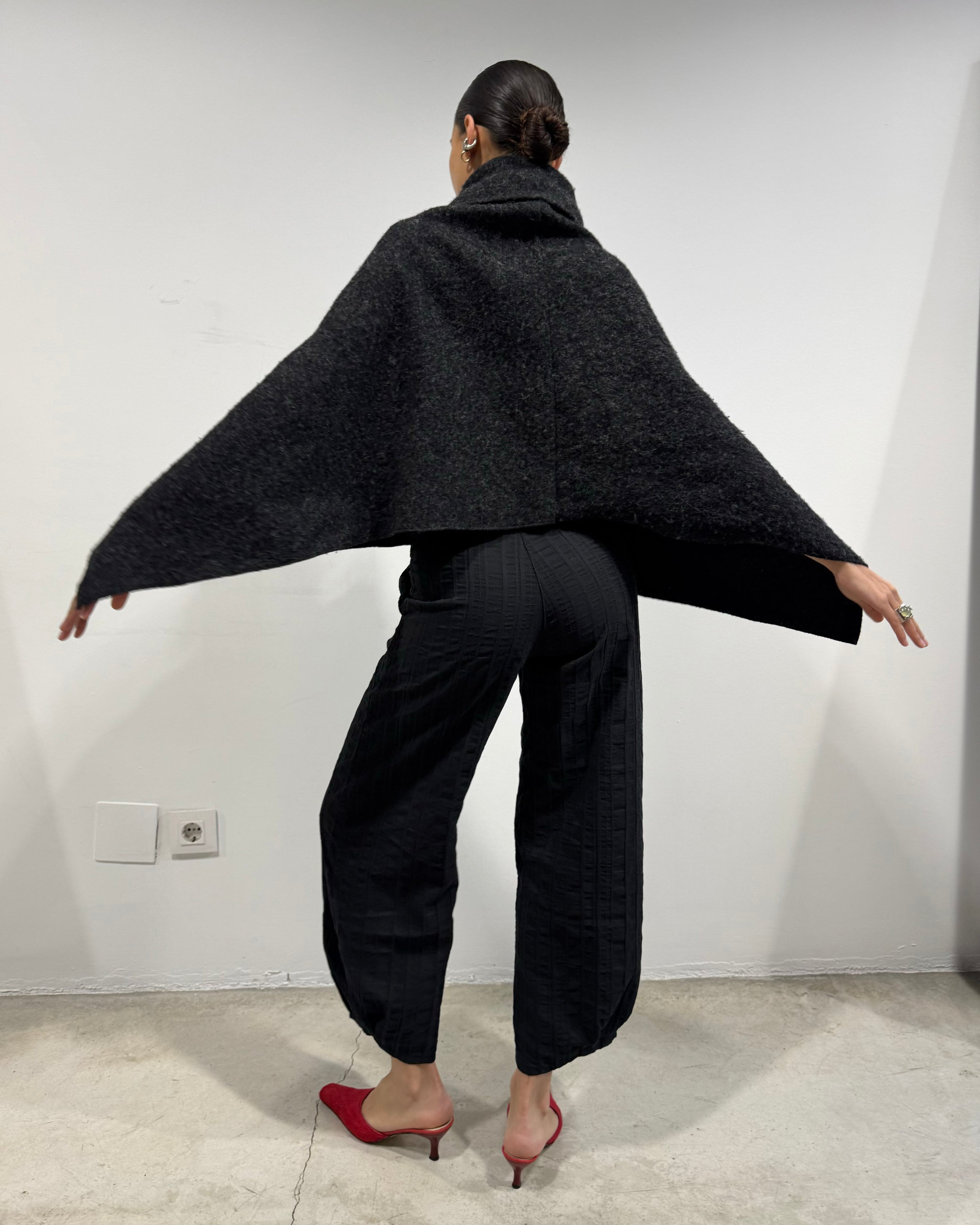 The dilara poncho
