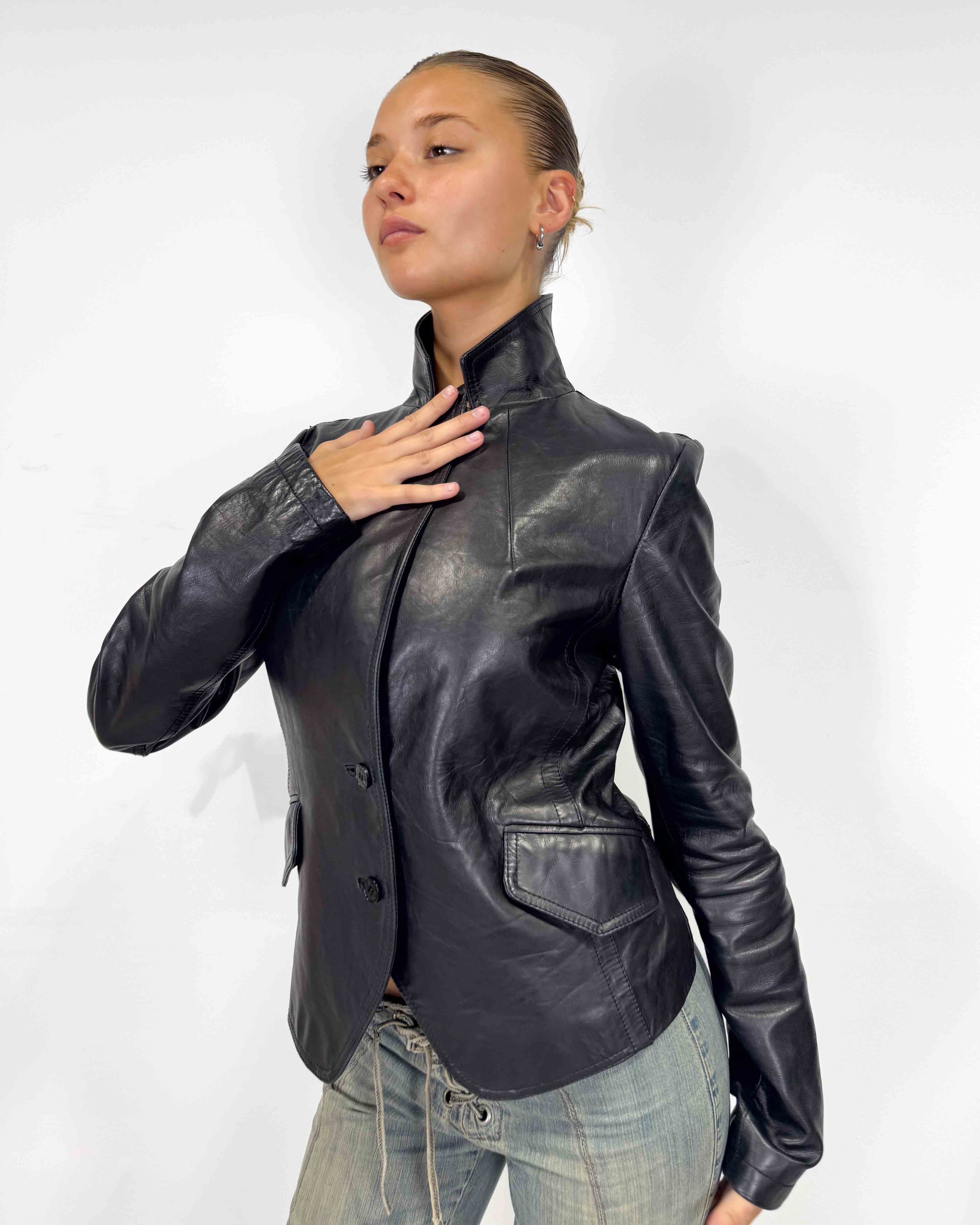 The janine leather blazer by patrizia pepe