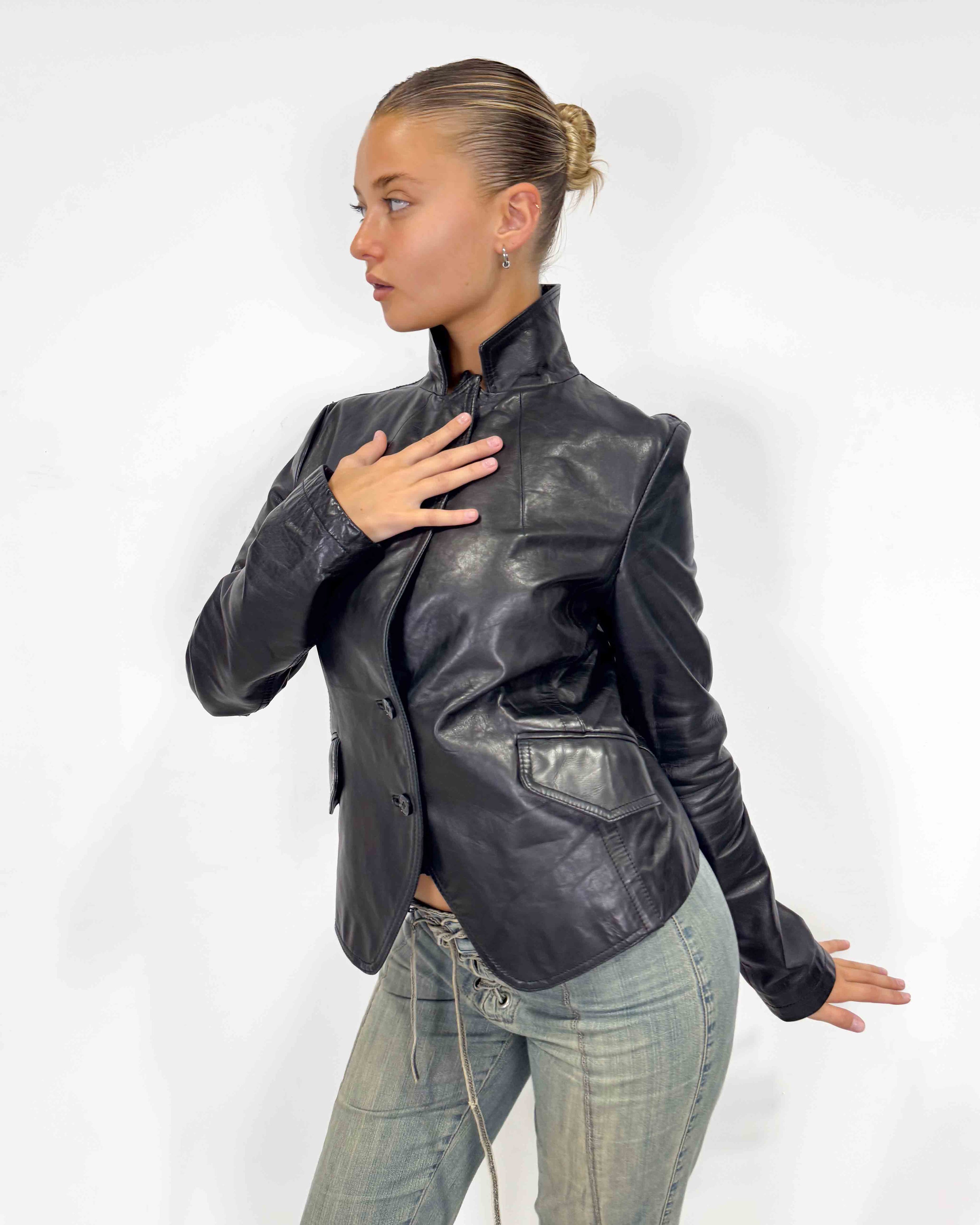 The janine leather blazer by patrizia pepe