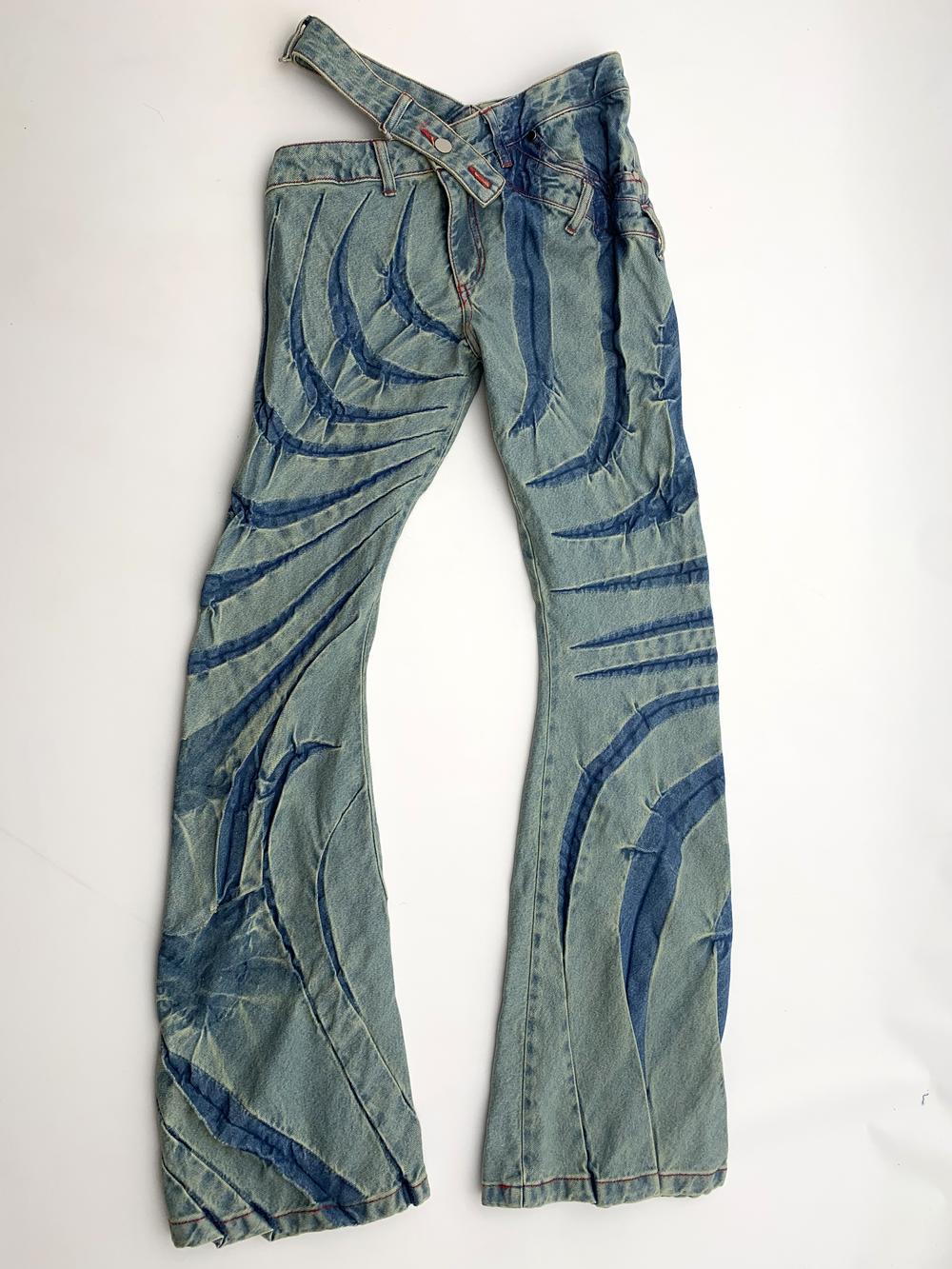 Signature Bias 
Cut Jeans