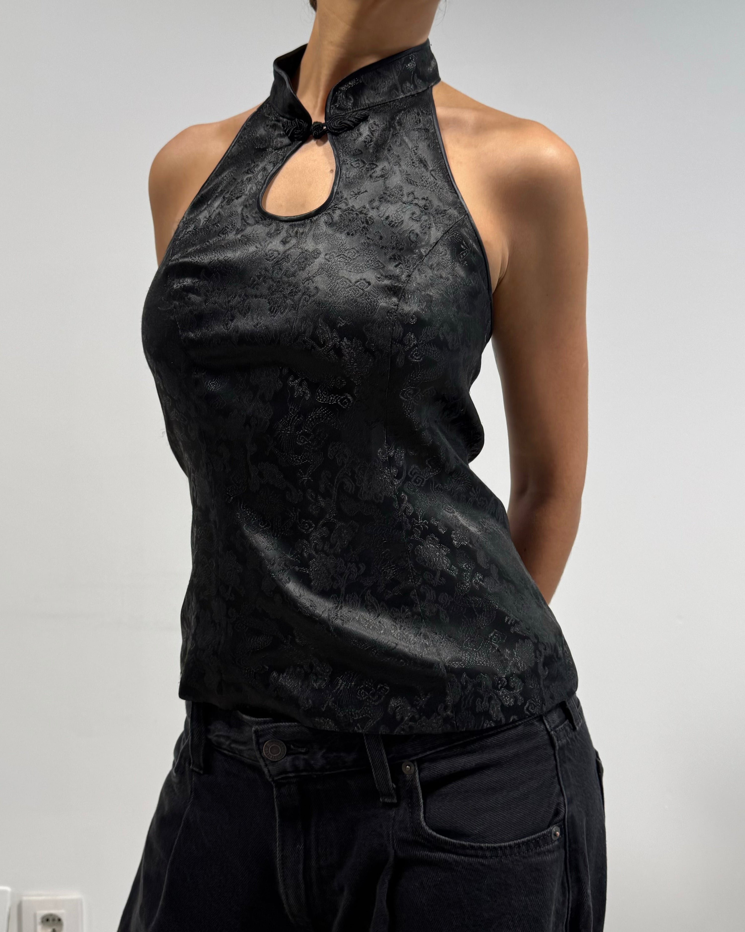 The selina top
