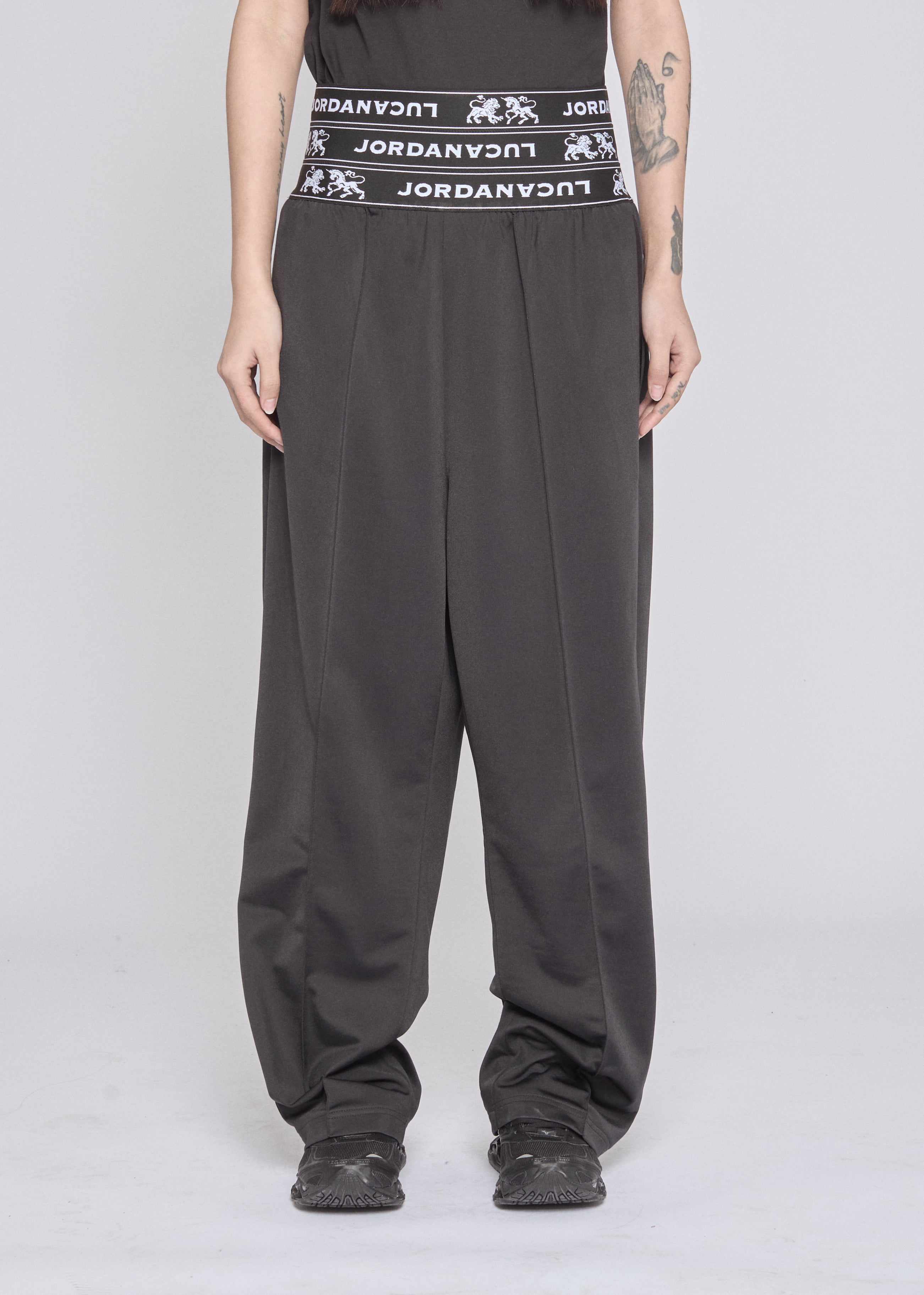 Triple waist joggers black