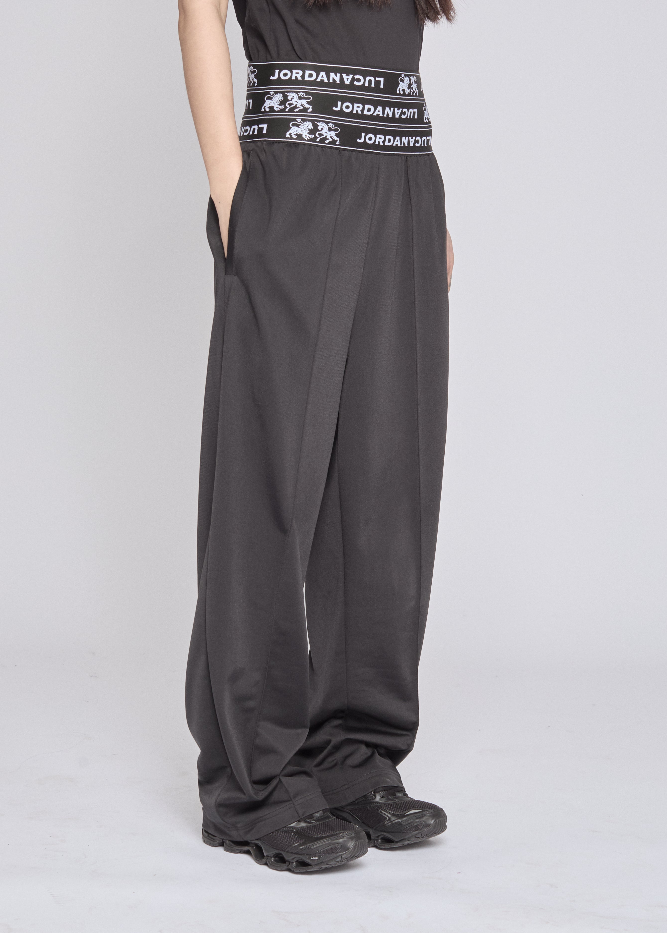 Triple waist joggers black