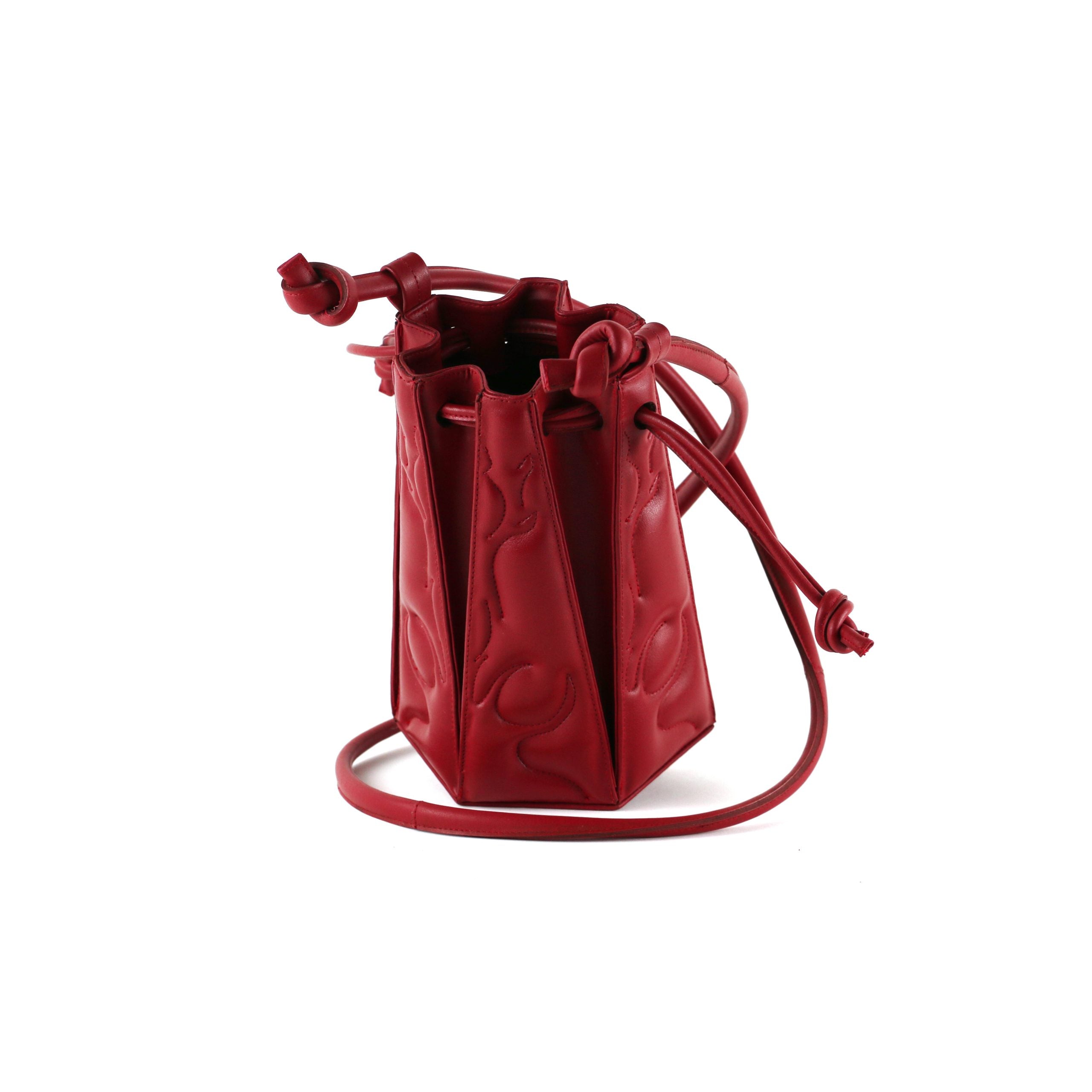 La bolsa grabada