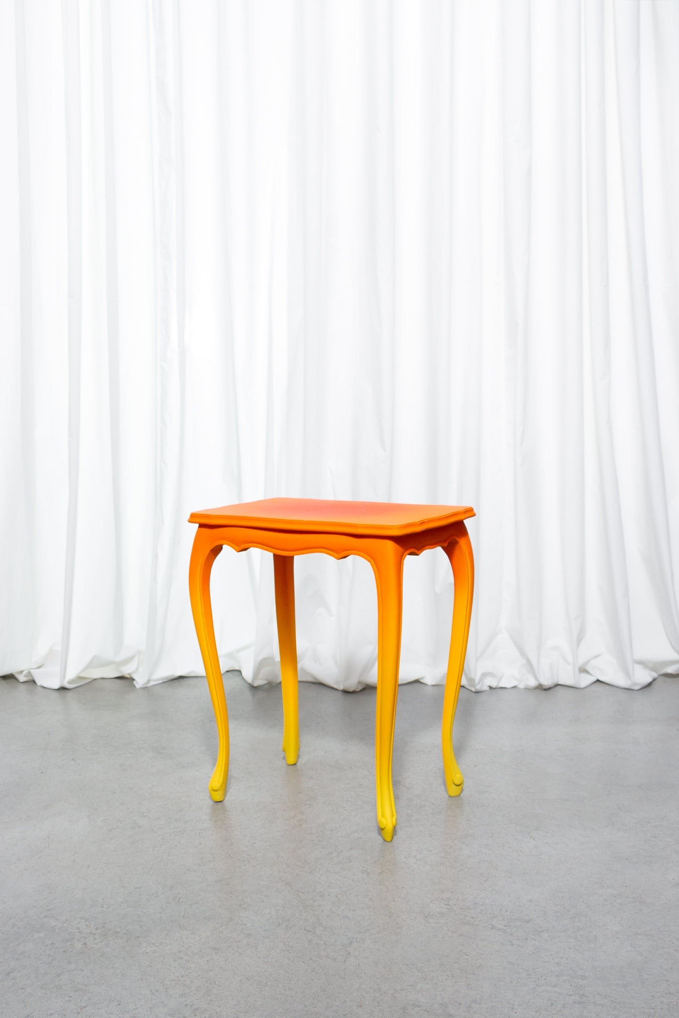 The degradé nesting tables