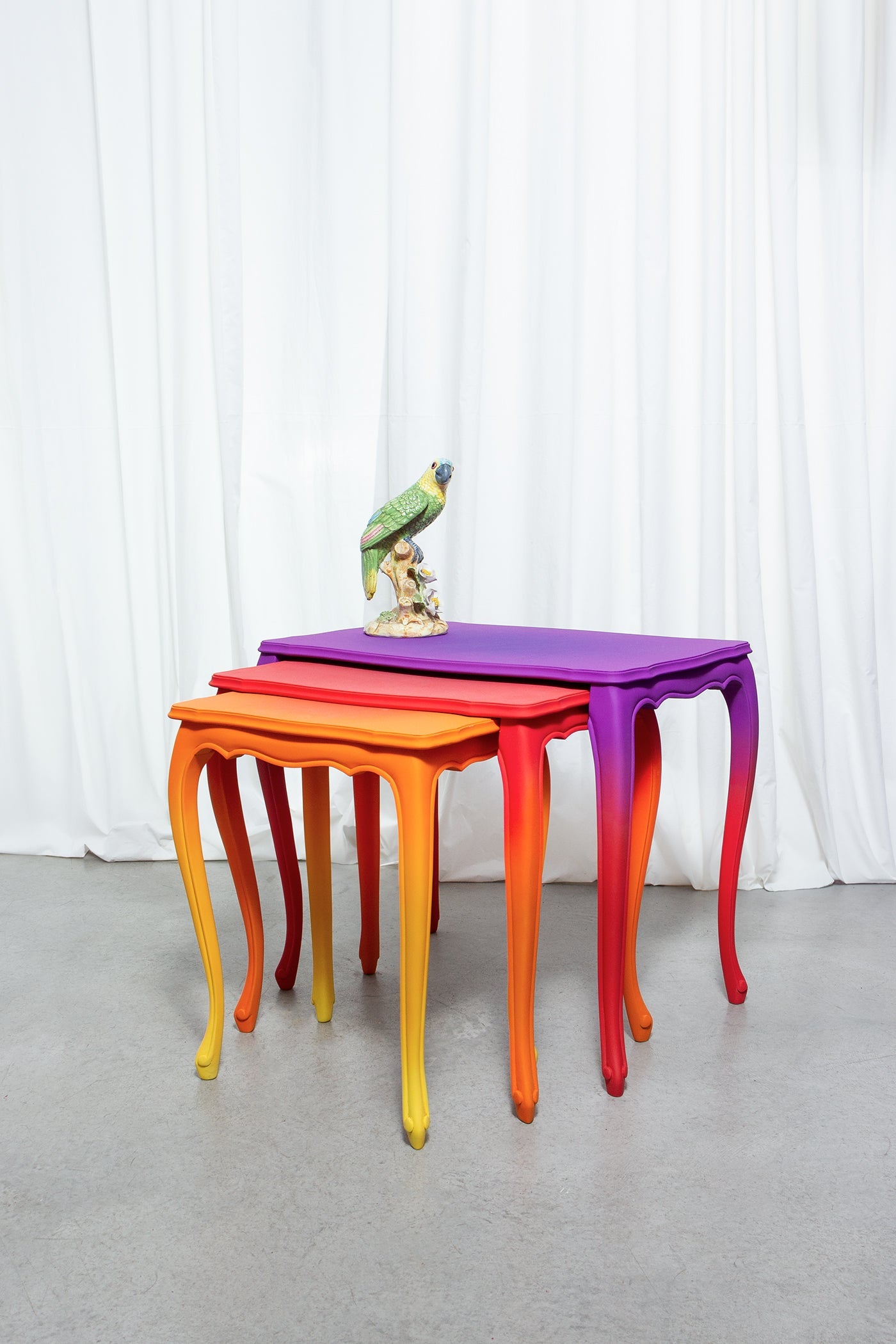 The degradé nesting tables