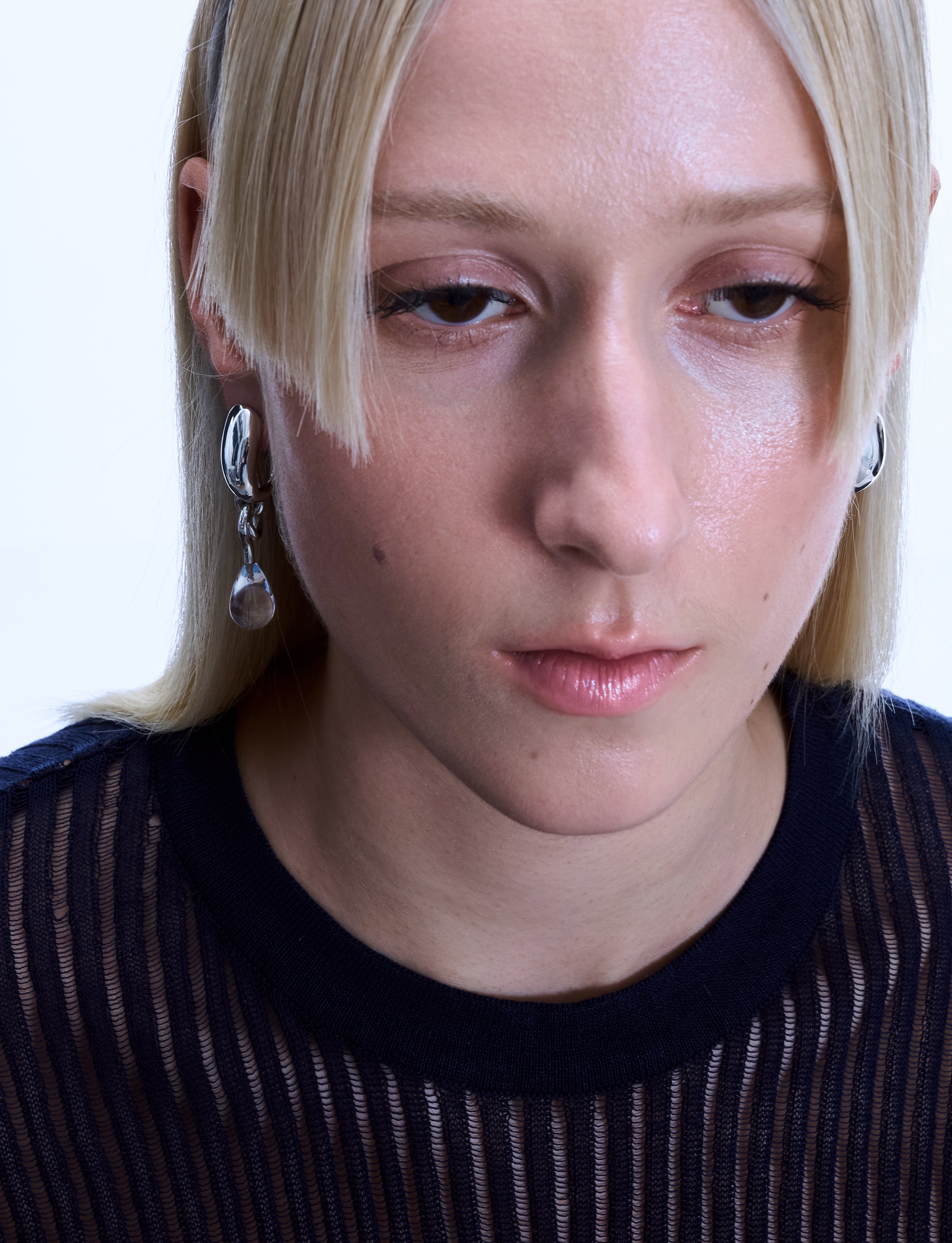 Medium drop earrings