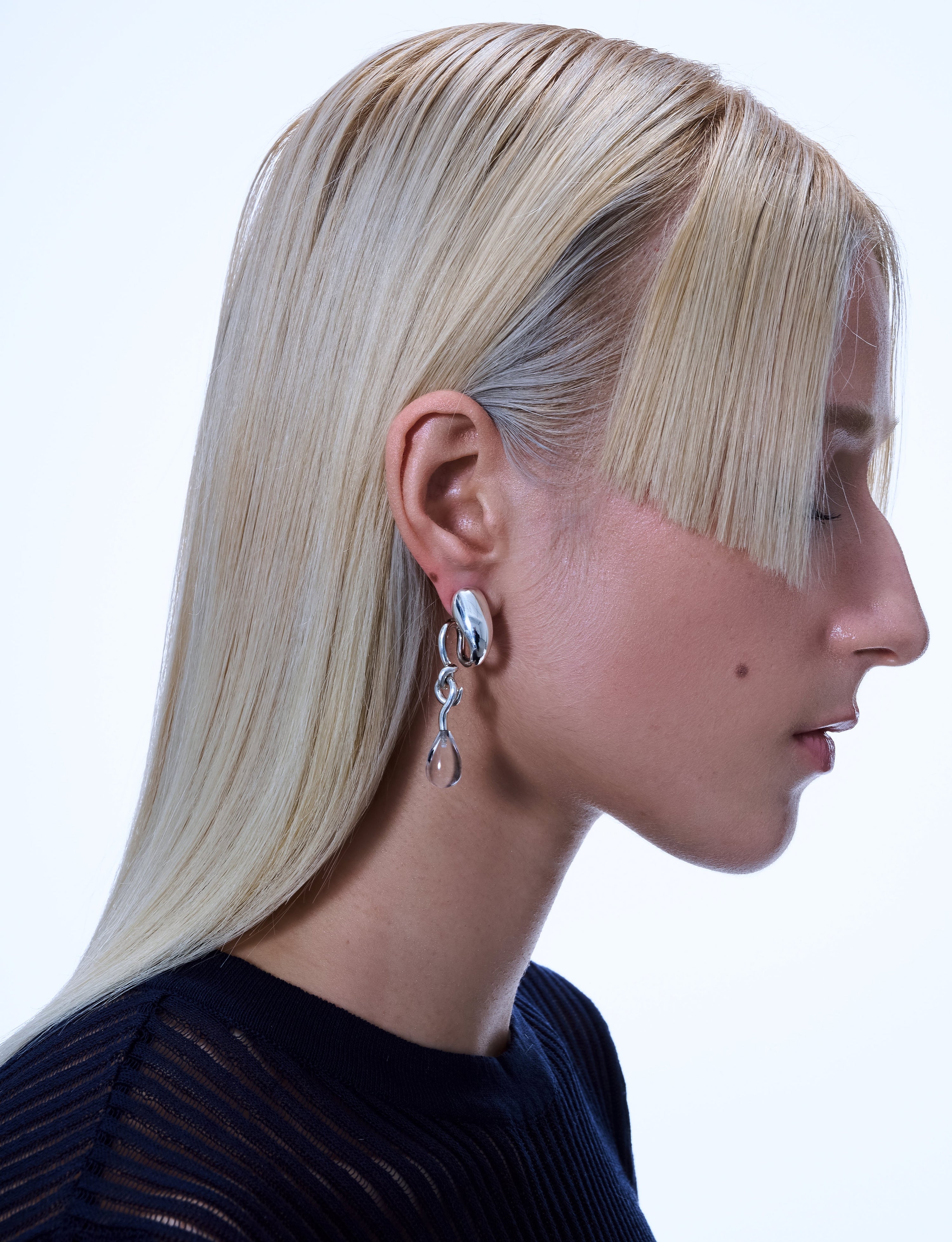 Medium drop earrings