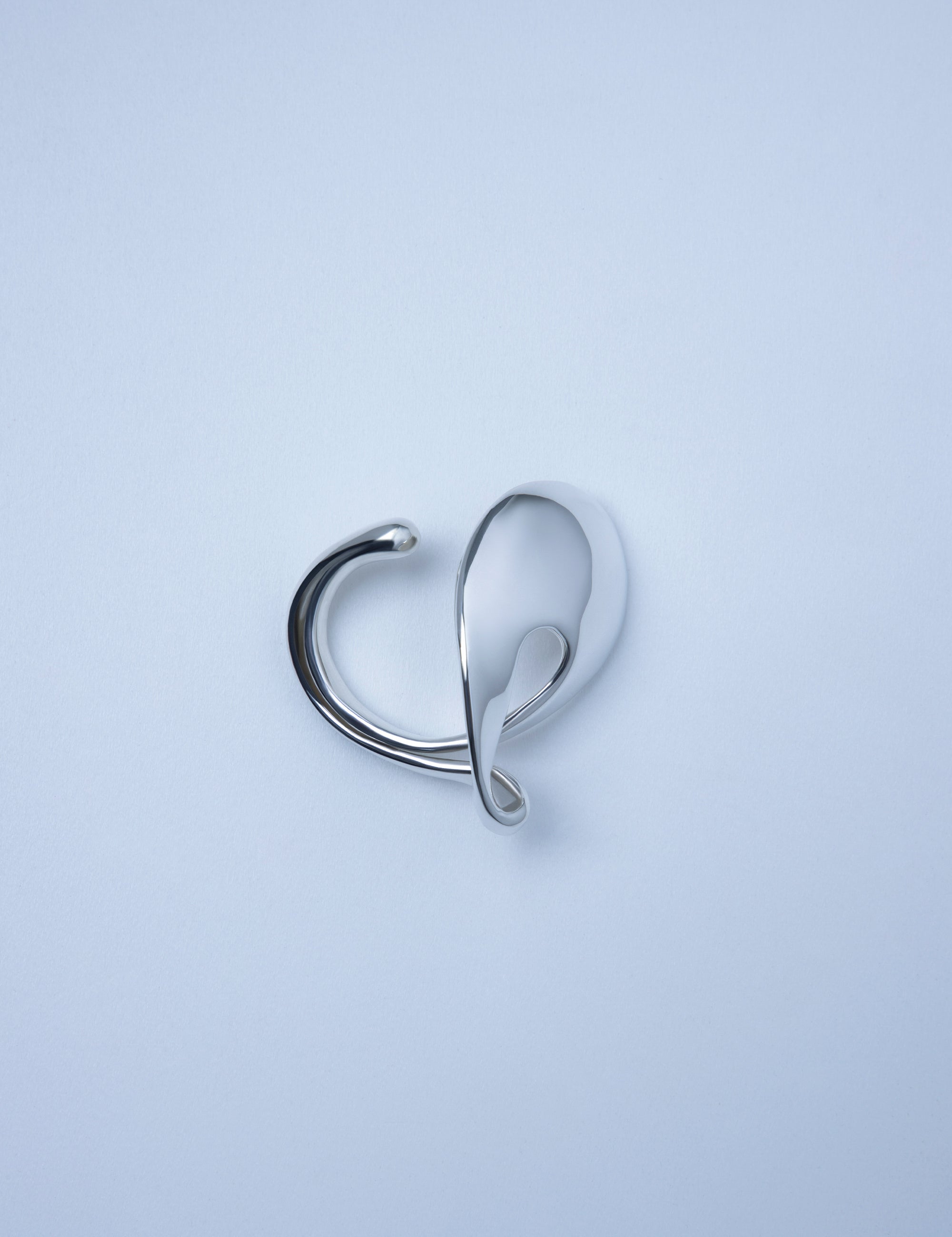 Twirled drop ring
