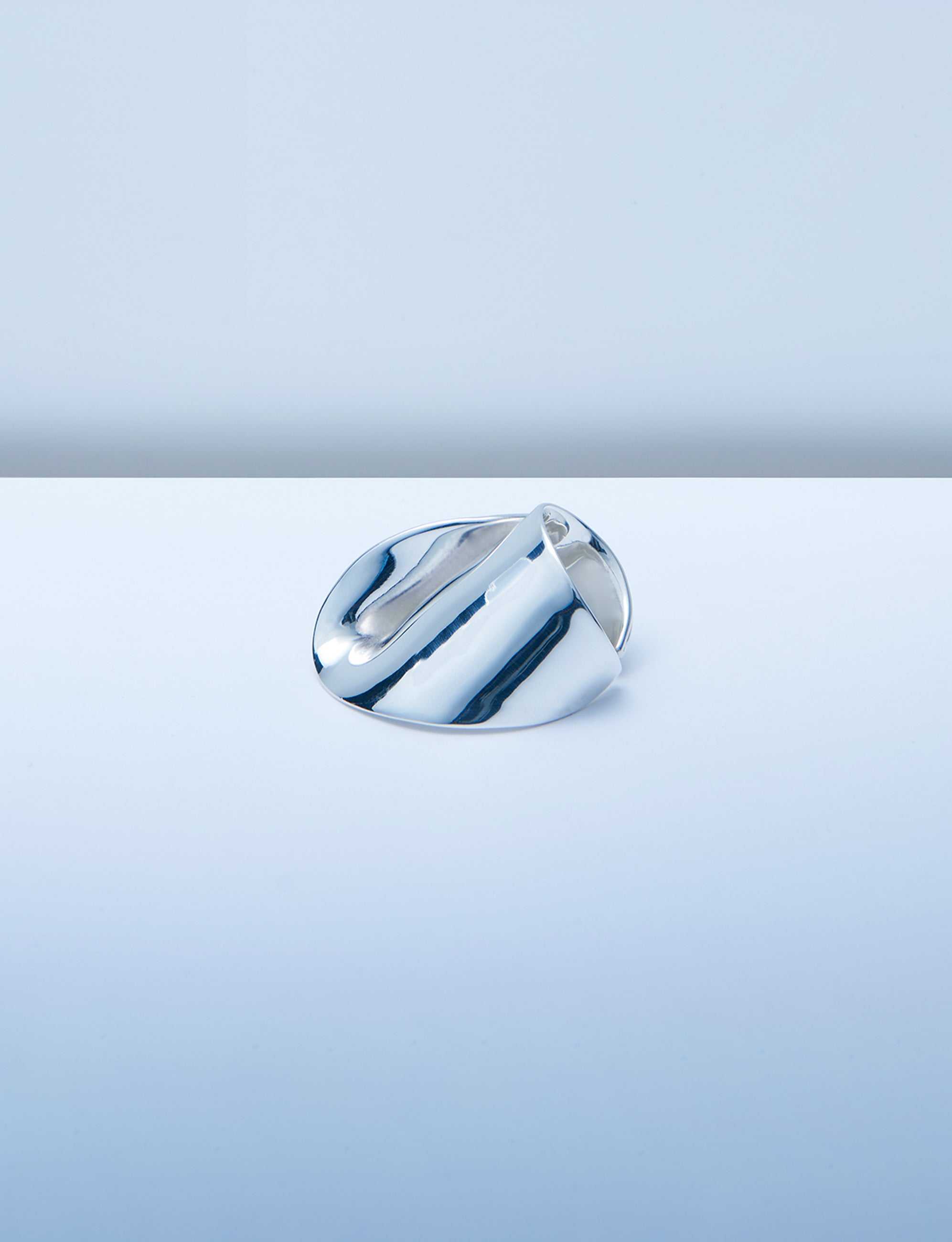 Finger gap ring