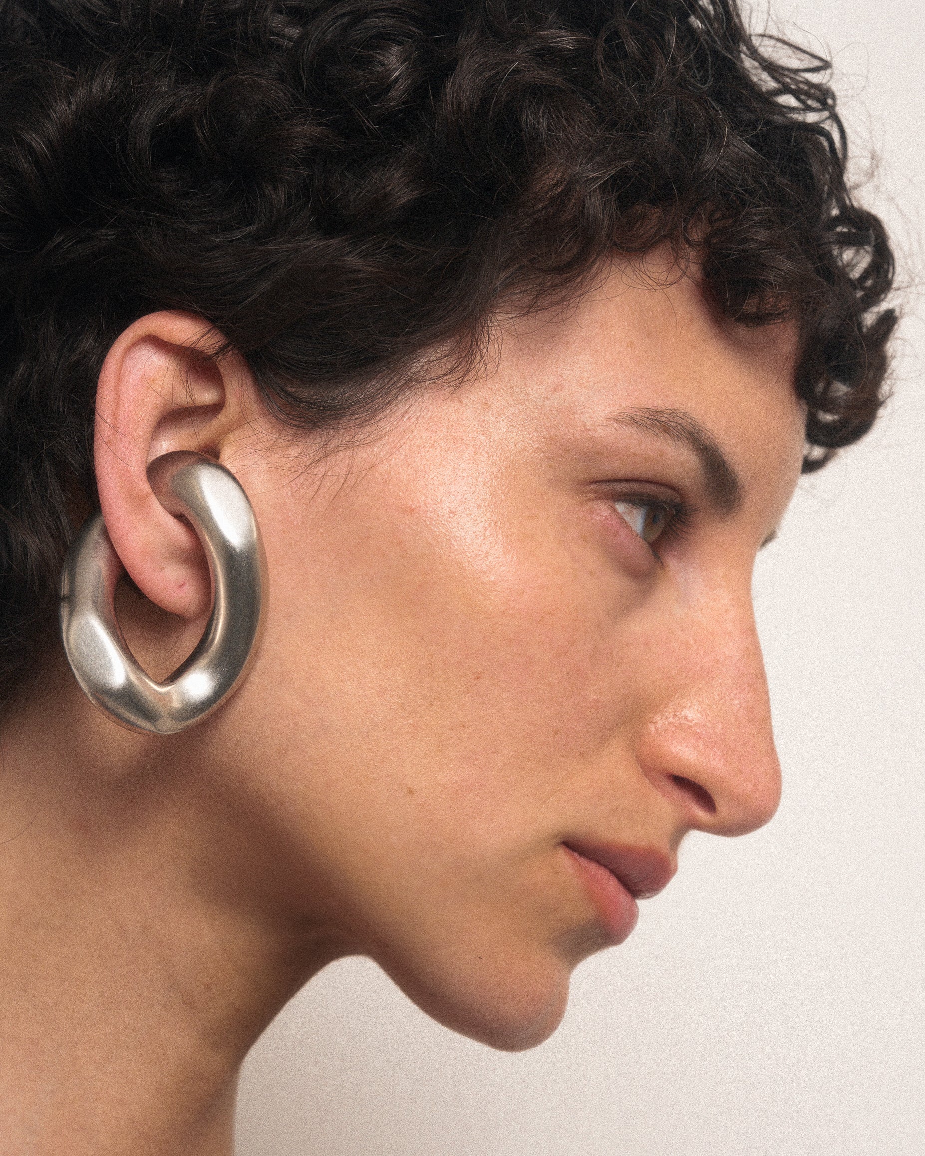 Catena large ear cuff