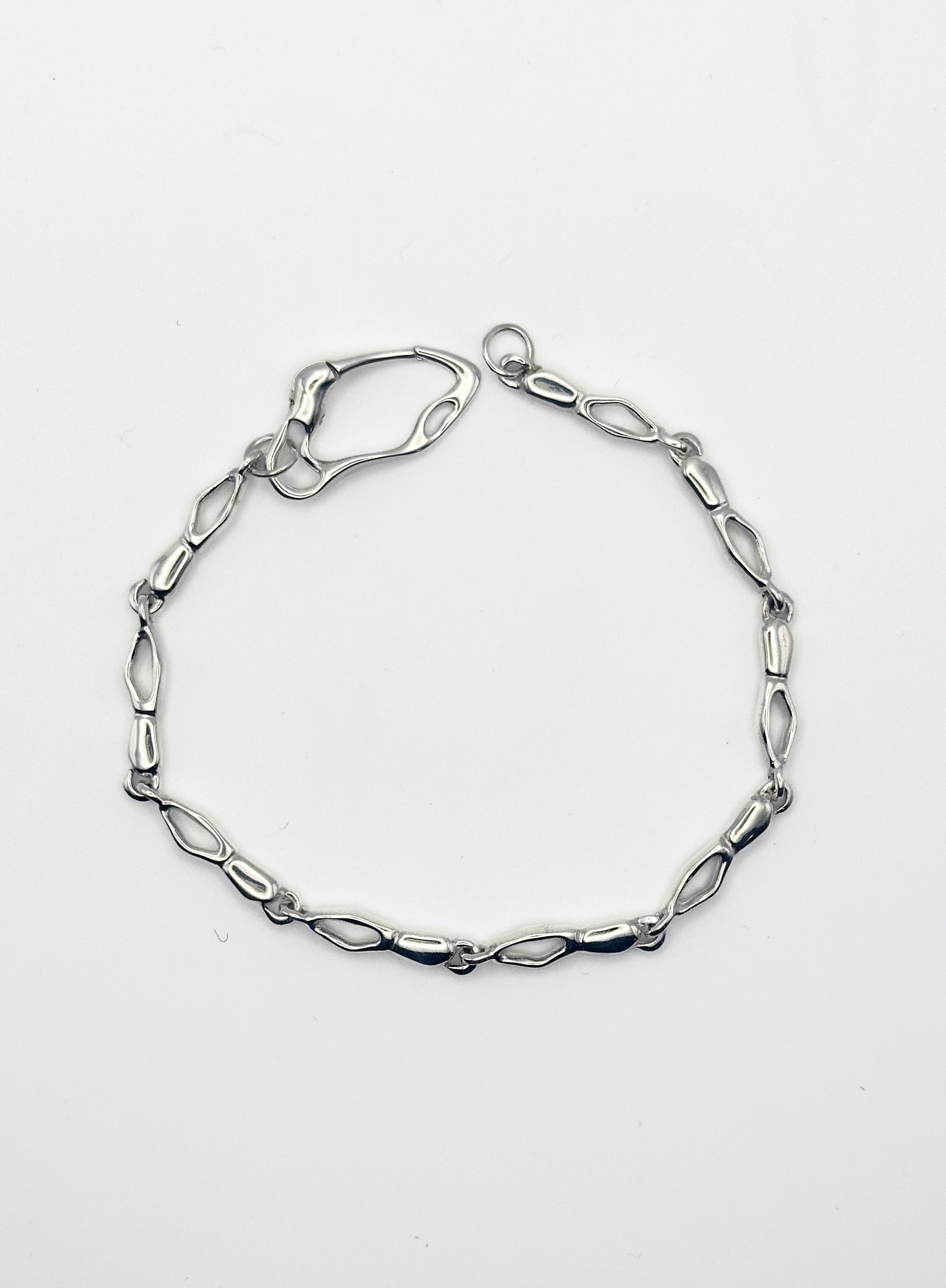 Pebble chain bracelet