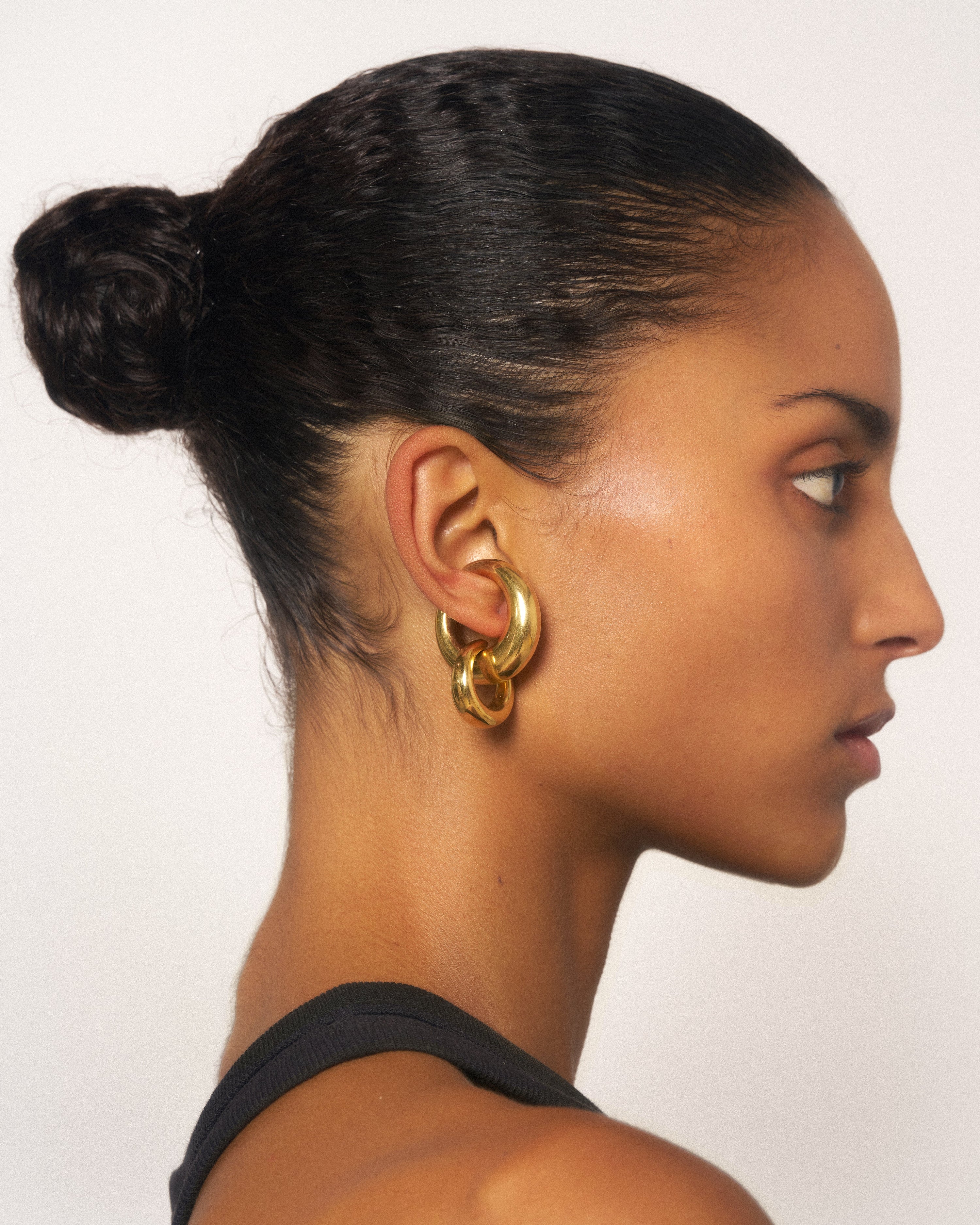 Circle cuffs gold