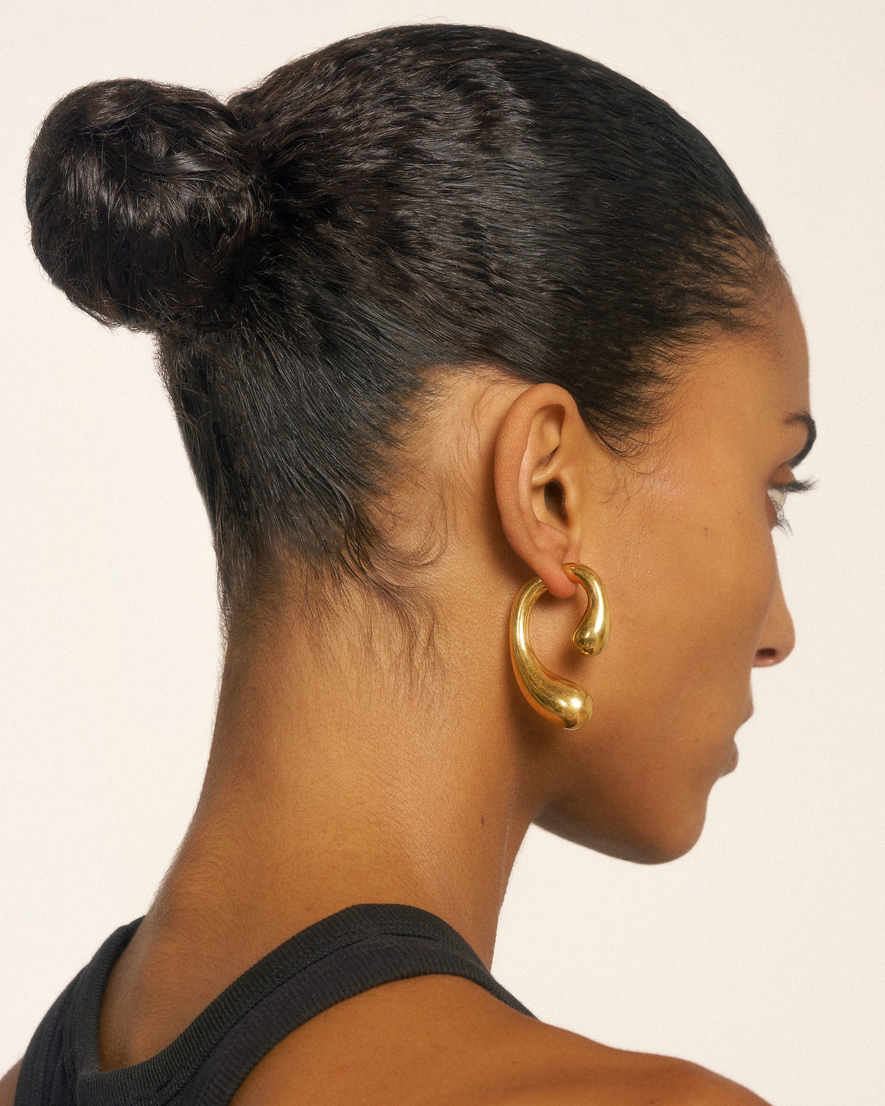P earrings