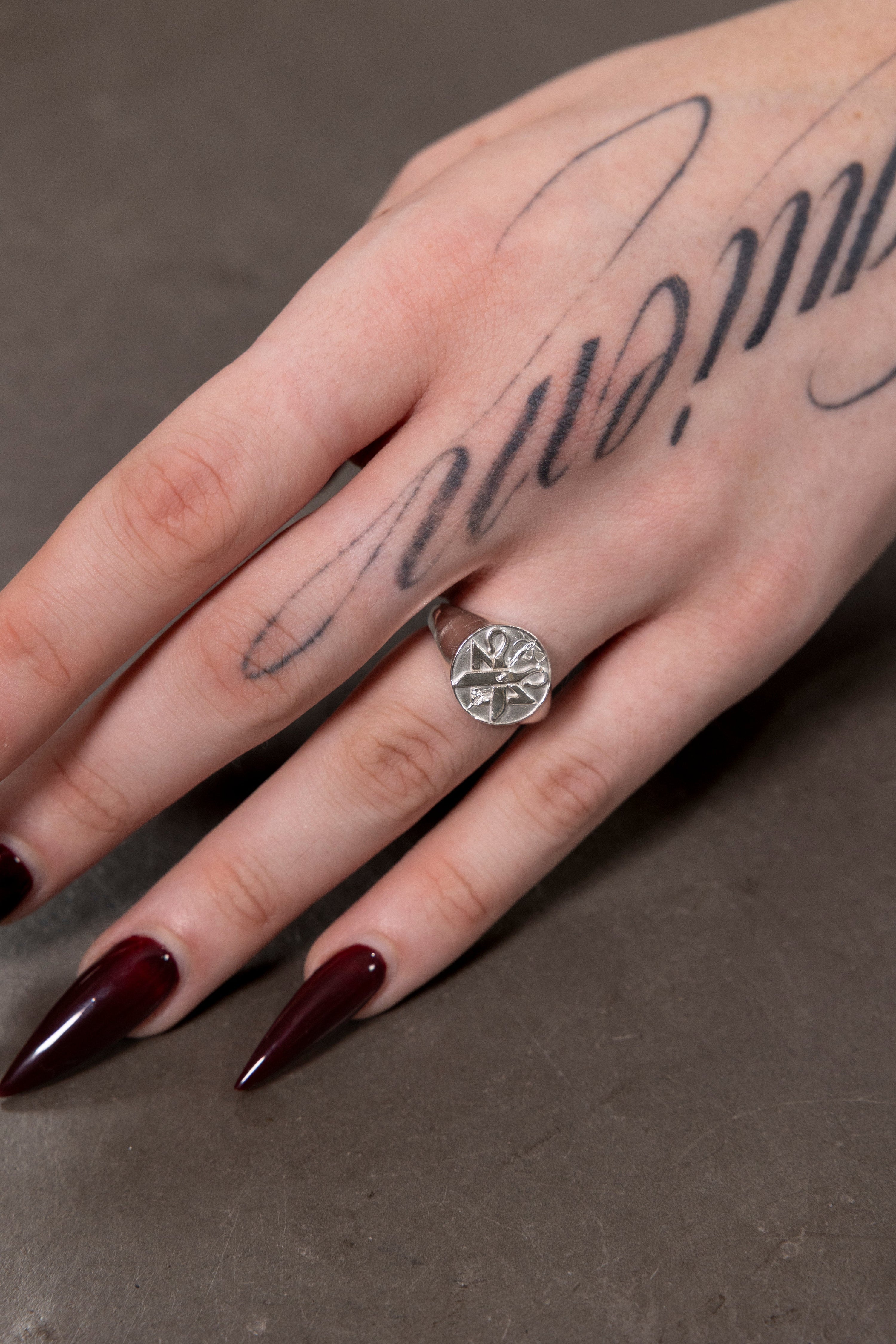 Signet ring