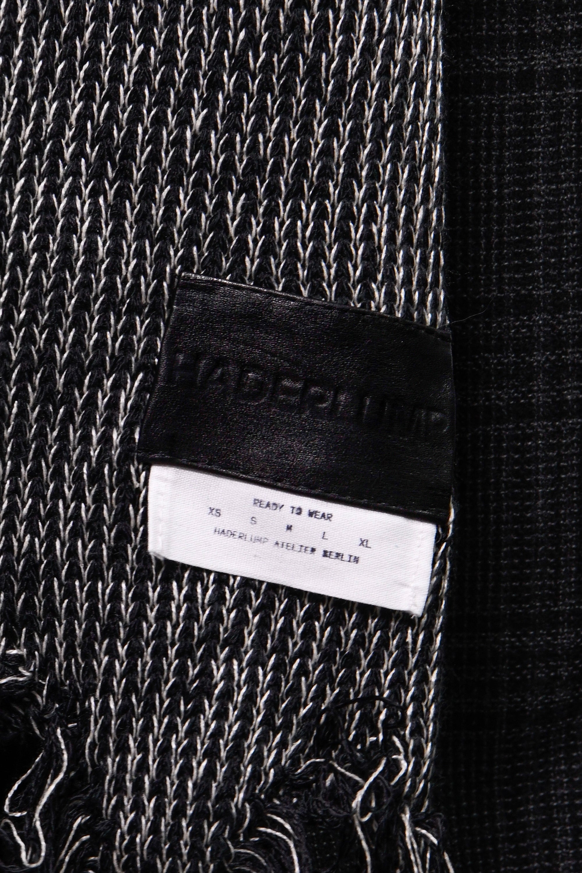 Knitted scarf