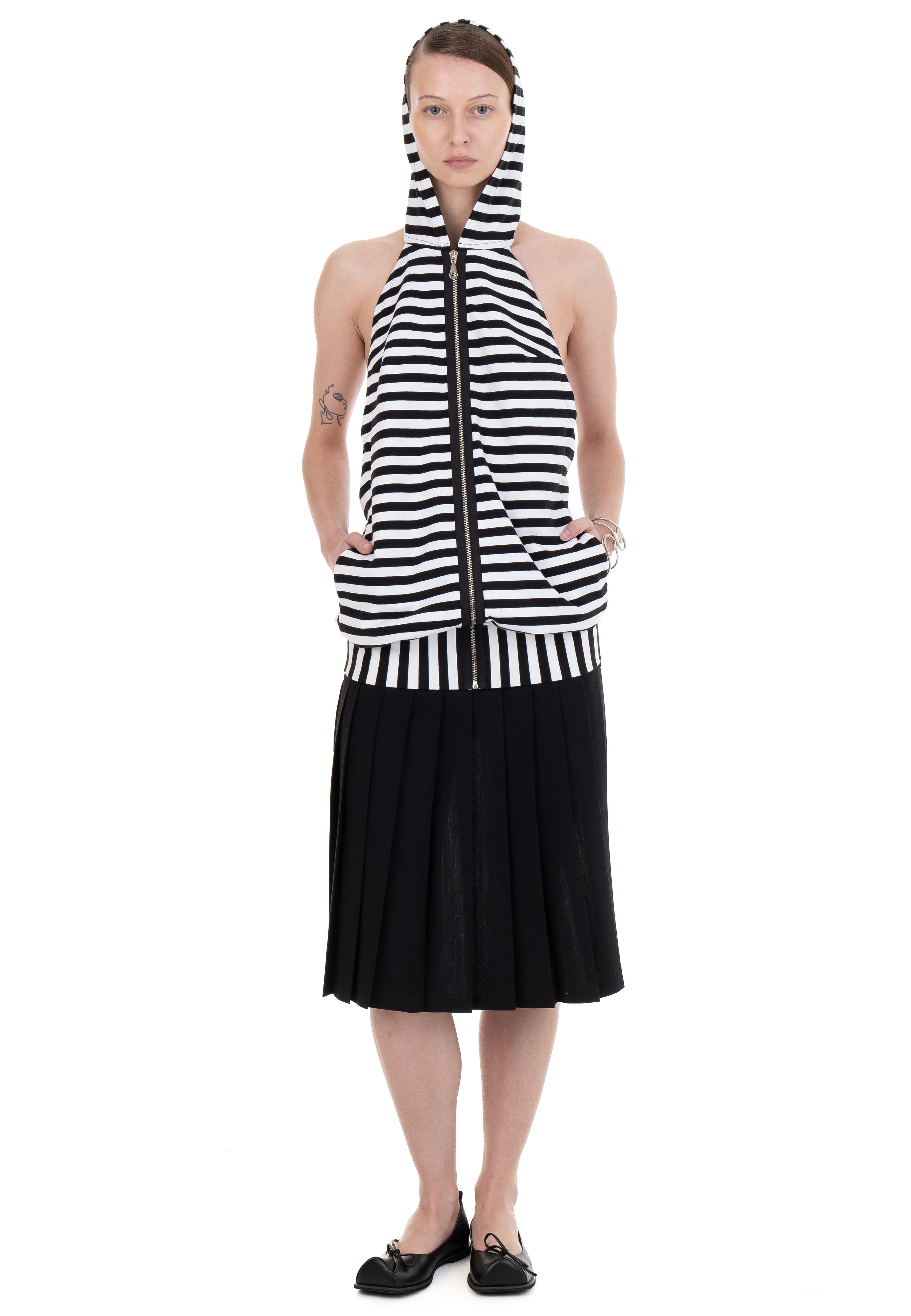 Backless hood dress striped