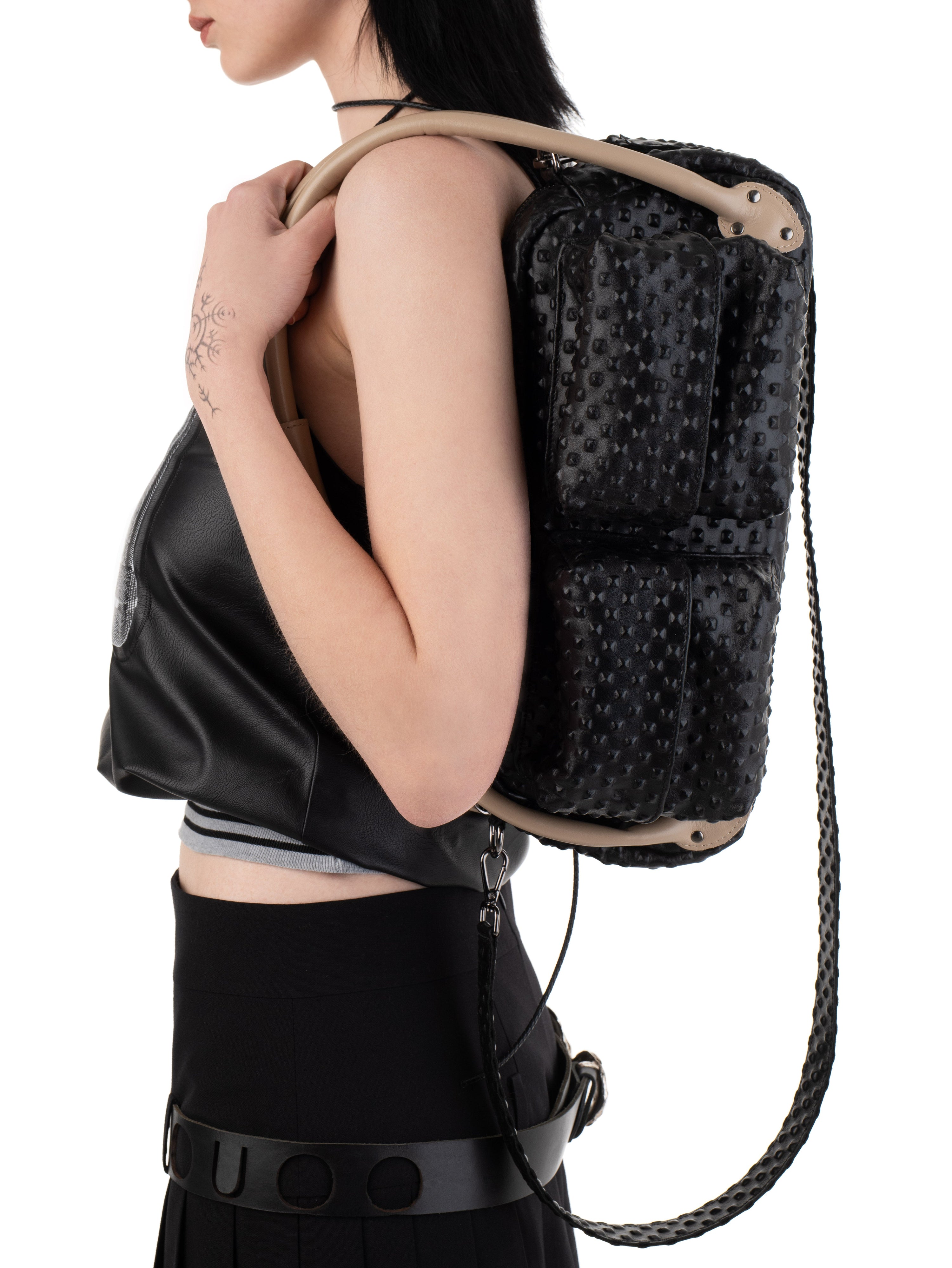 Fava leather bag embossed