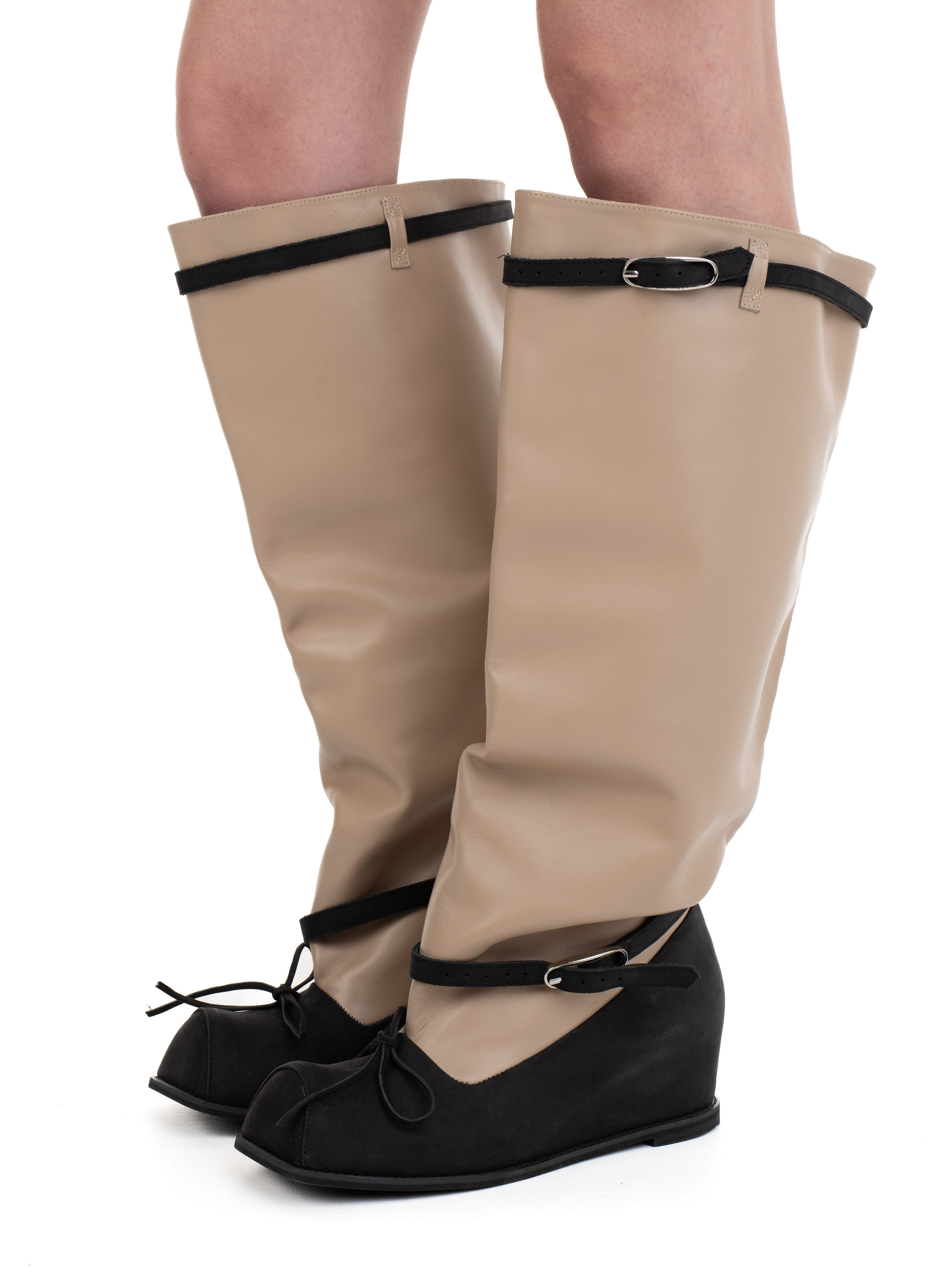 Hofa knee high buckle boots beige/black