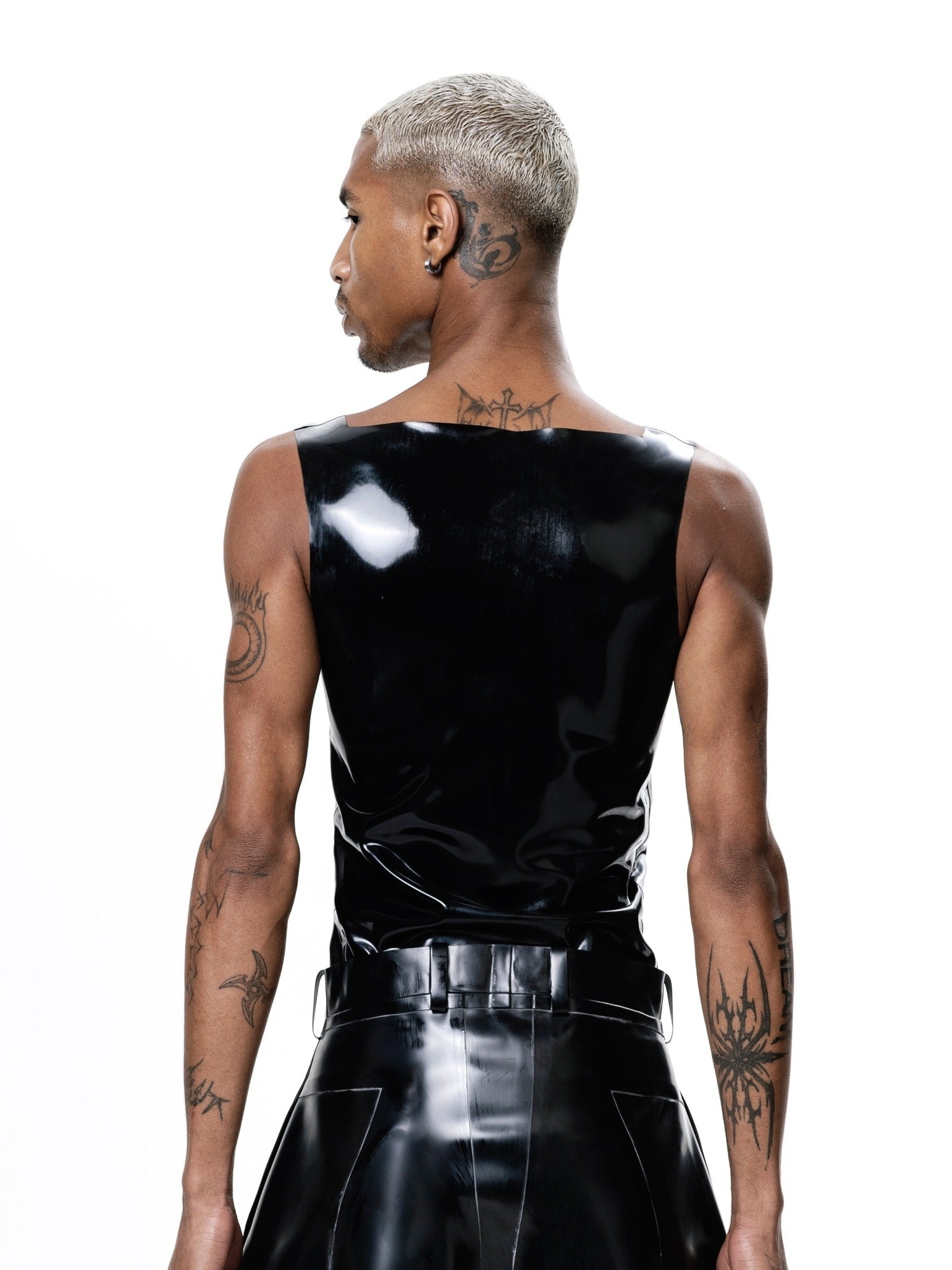 Essential latex tank - black