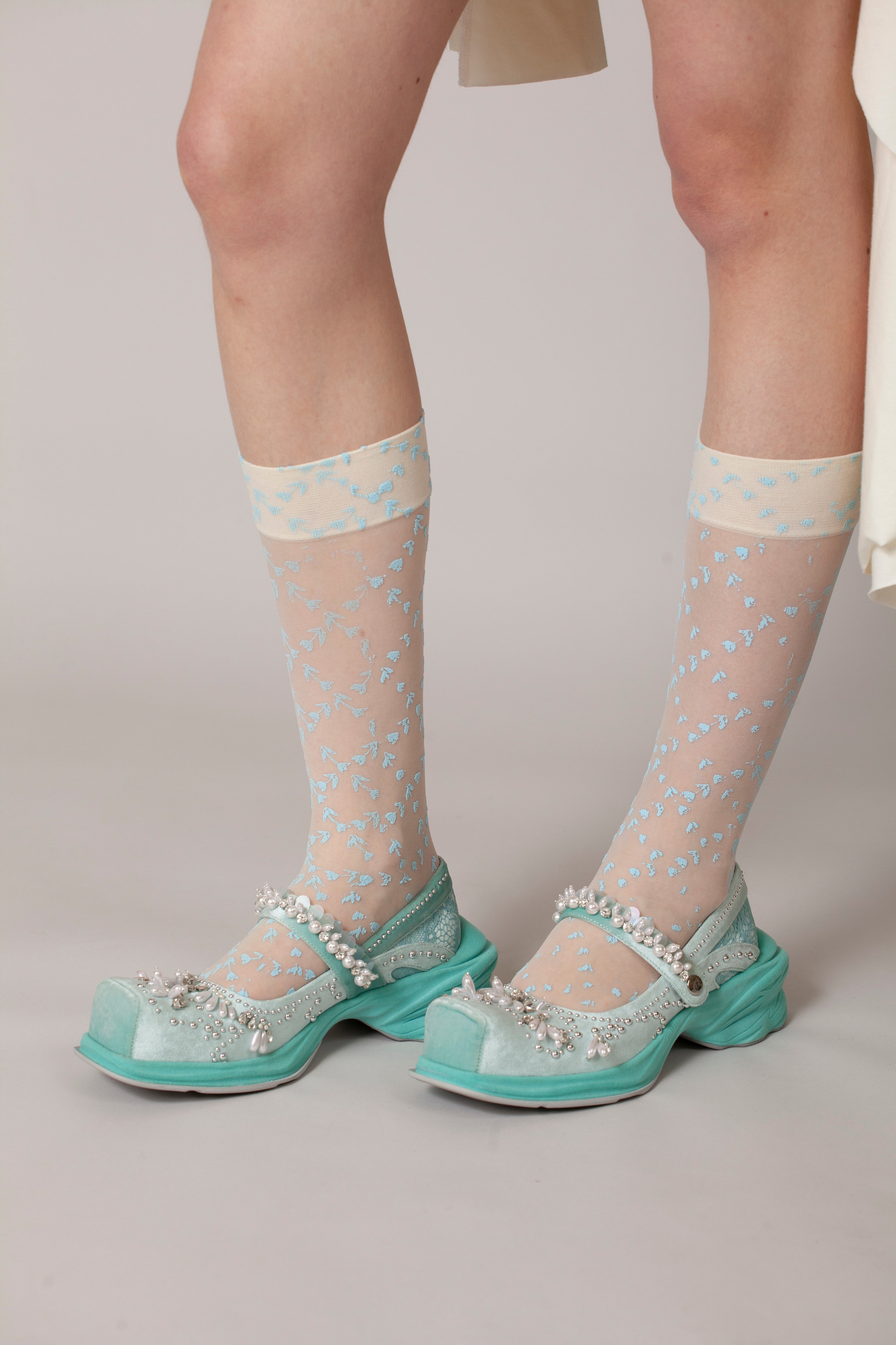 Velvet pearl shoes - light blue