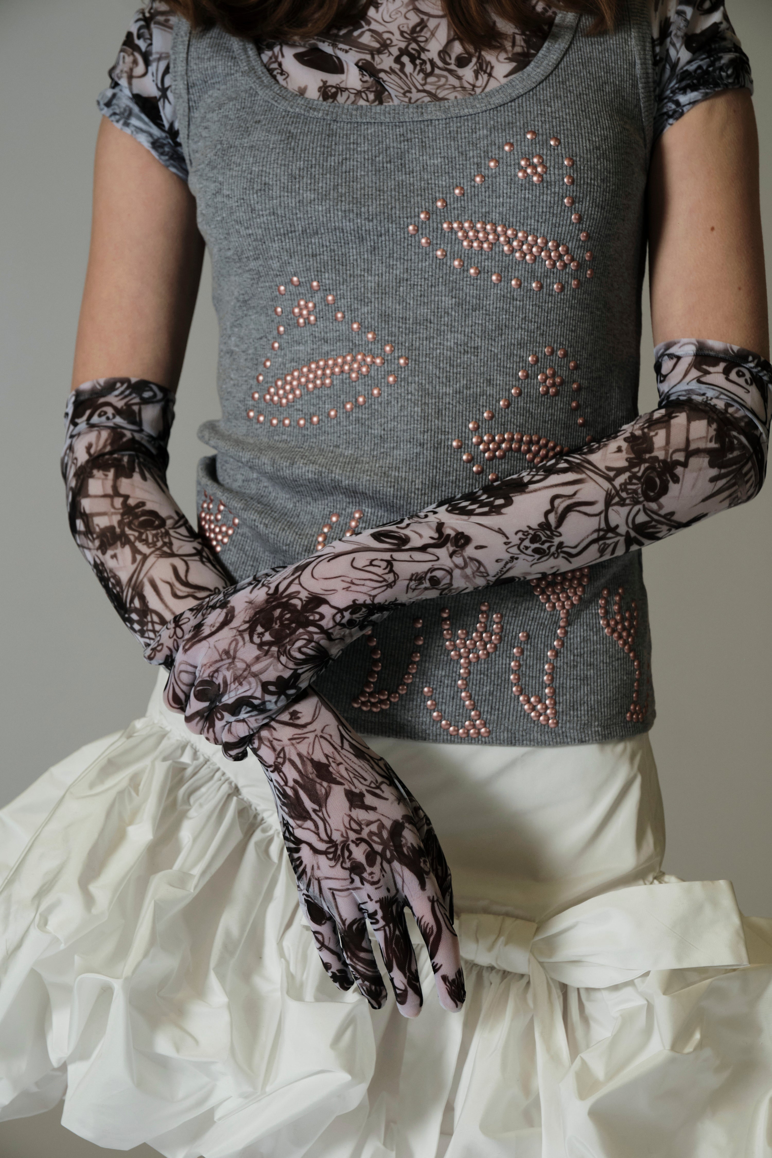 Glora gloves white sketchbook print