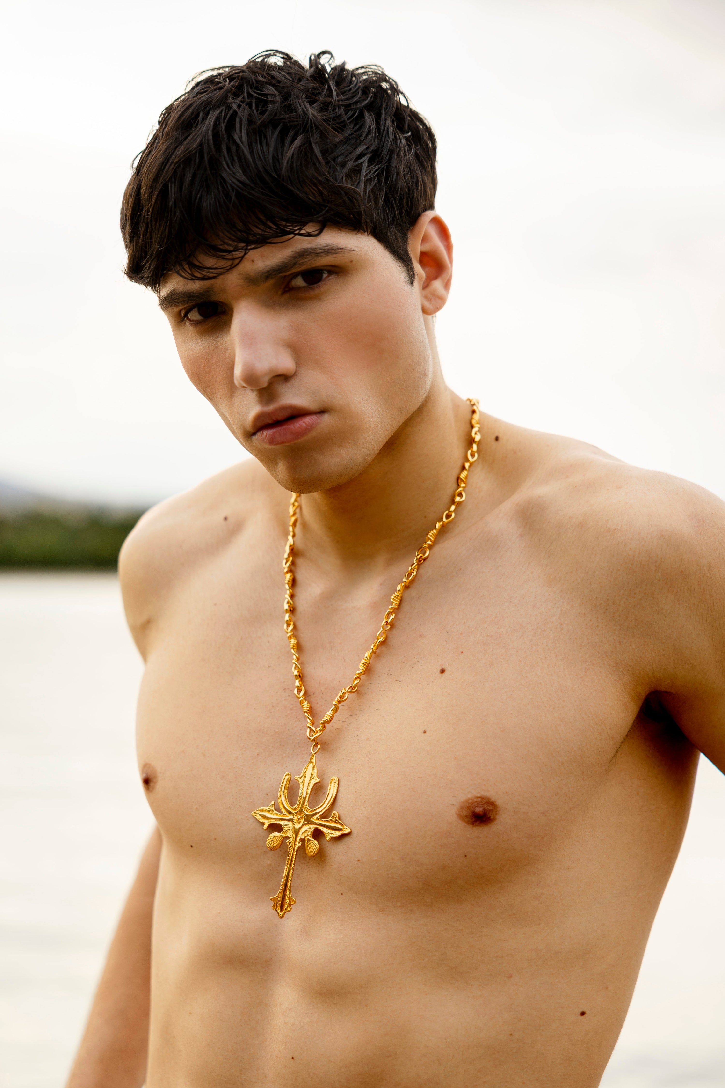 Adonis trident necklace