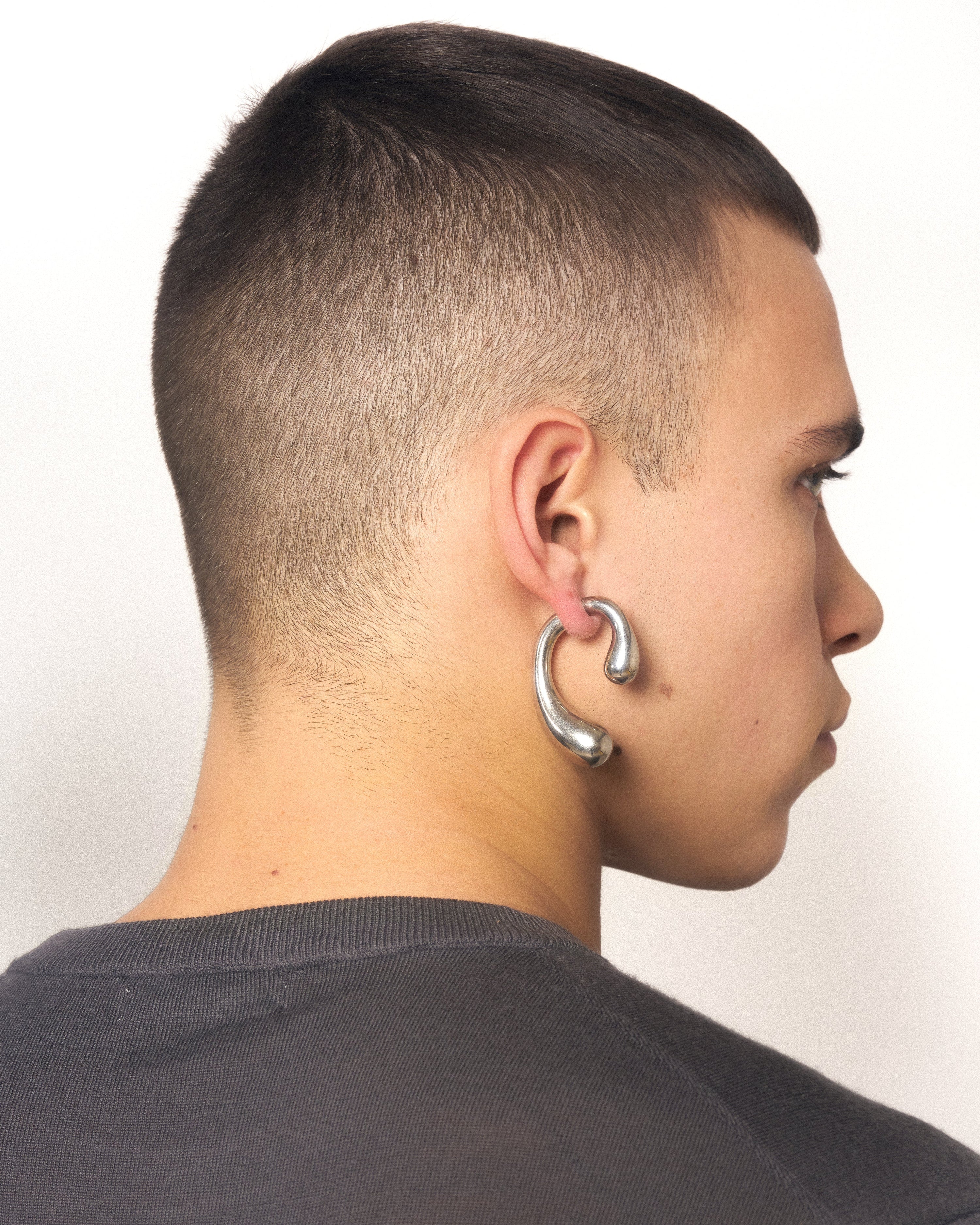 P earrings