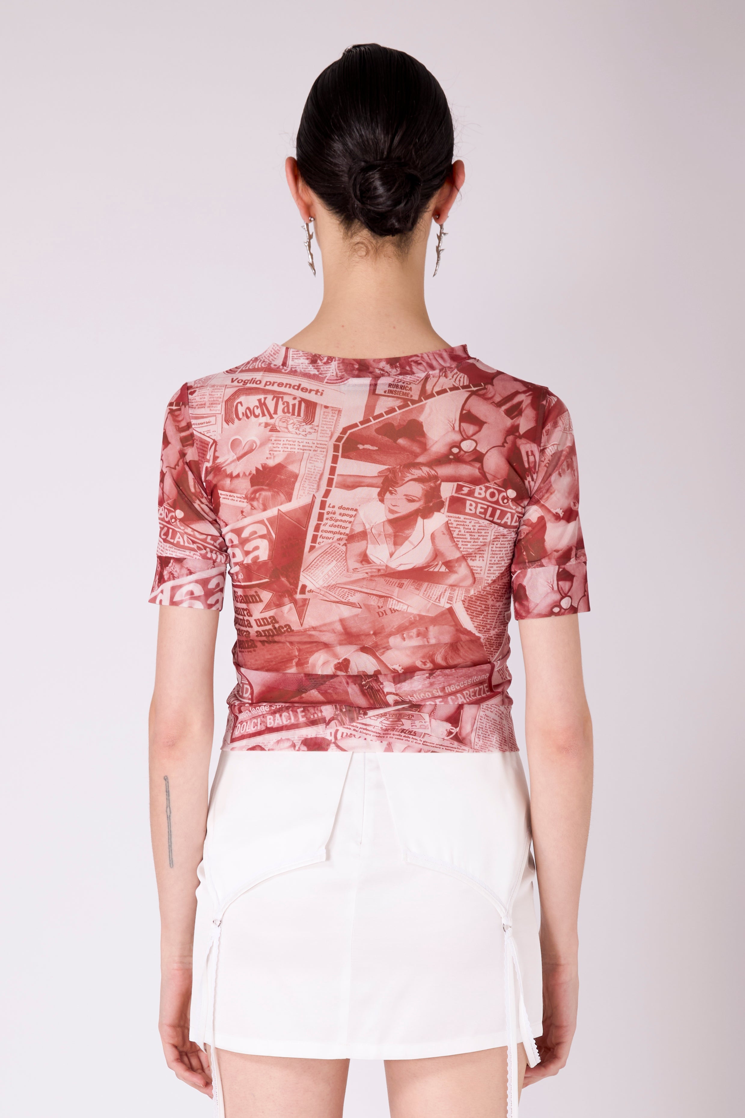 T-shirt gossip newspaper